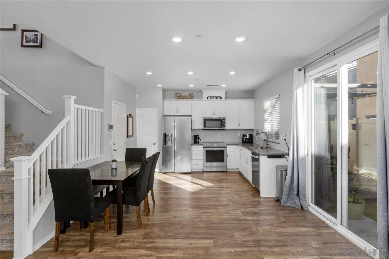 https://cdn.realtyfeed.com/cdn/127/260001599/fe1d70384c9b7dc31d17f747e9ebb9e9.webp