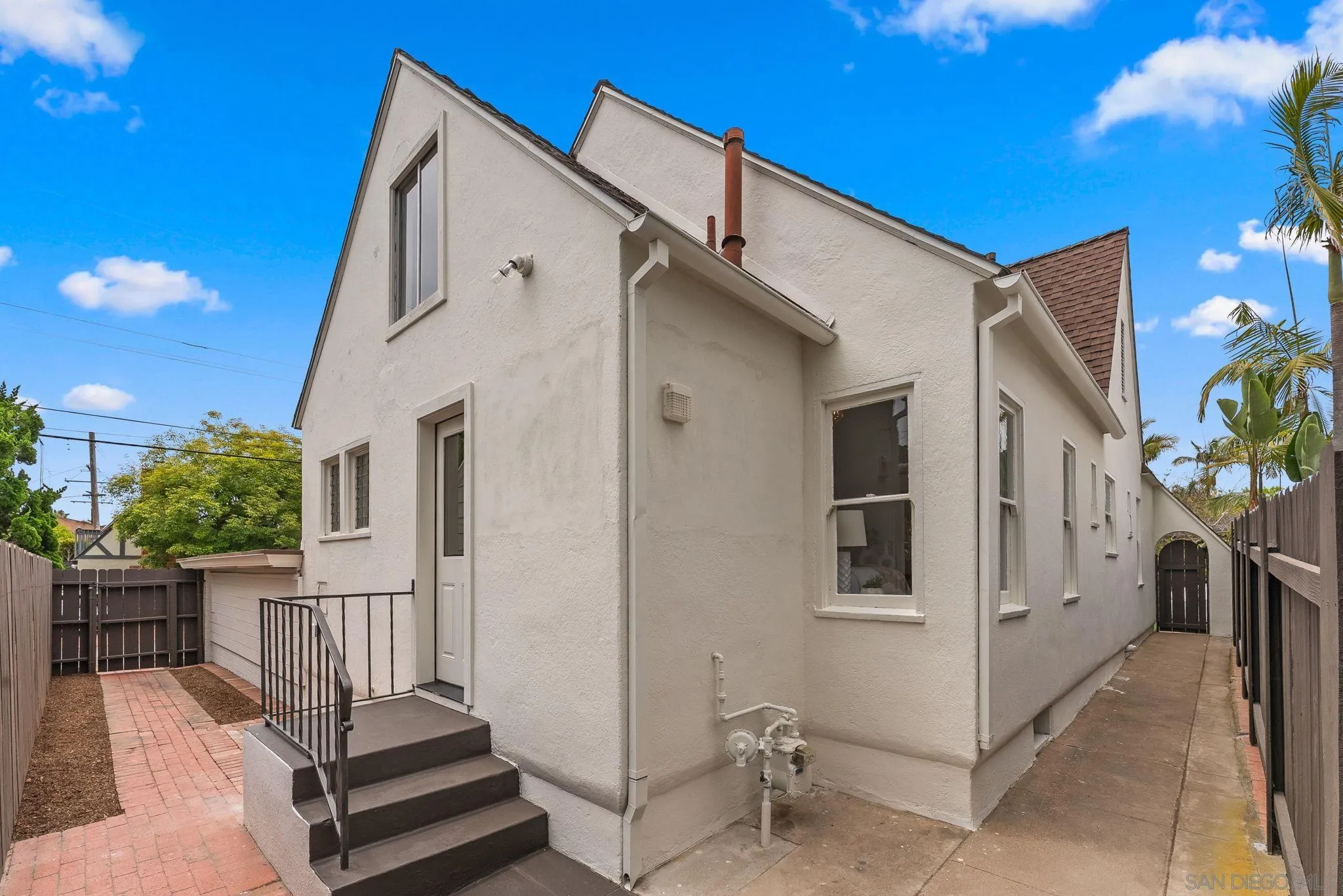 https://cdn.realtyfeed.com/cdn/127/260001605/f935789dee9c03ad58132840e73c0a69.webp