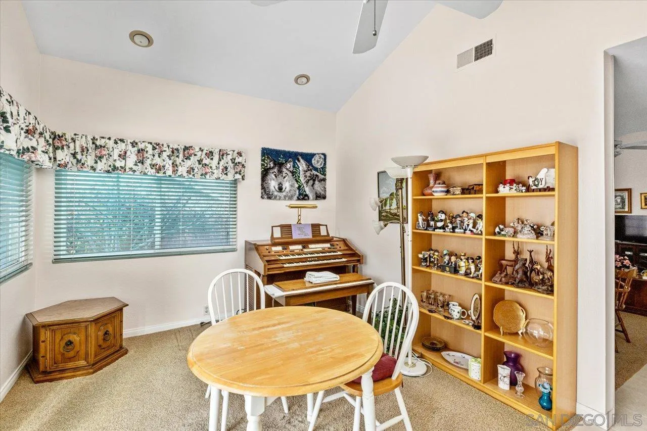 https://cdn.realtyfeed.com/cdn/127/260001608/2a647115ff99c0151e187603723d9b5e.webp