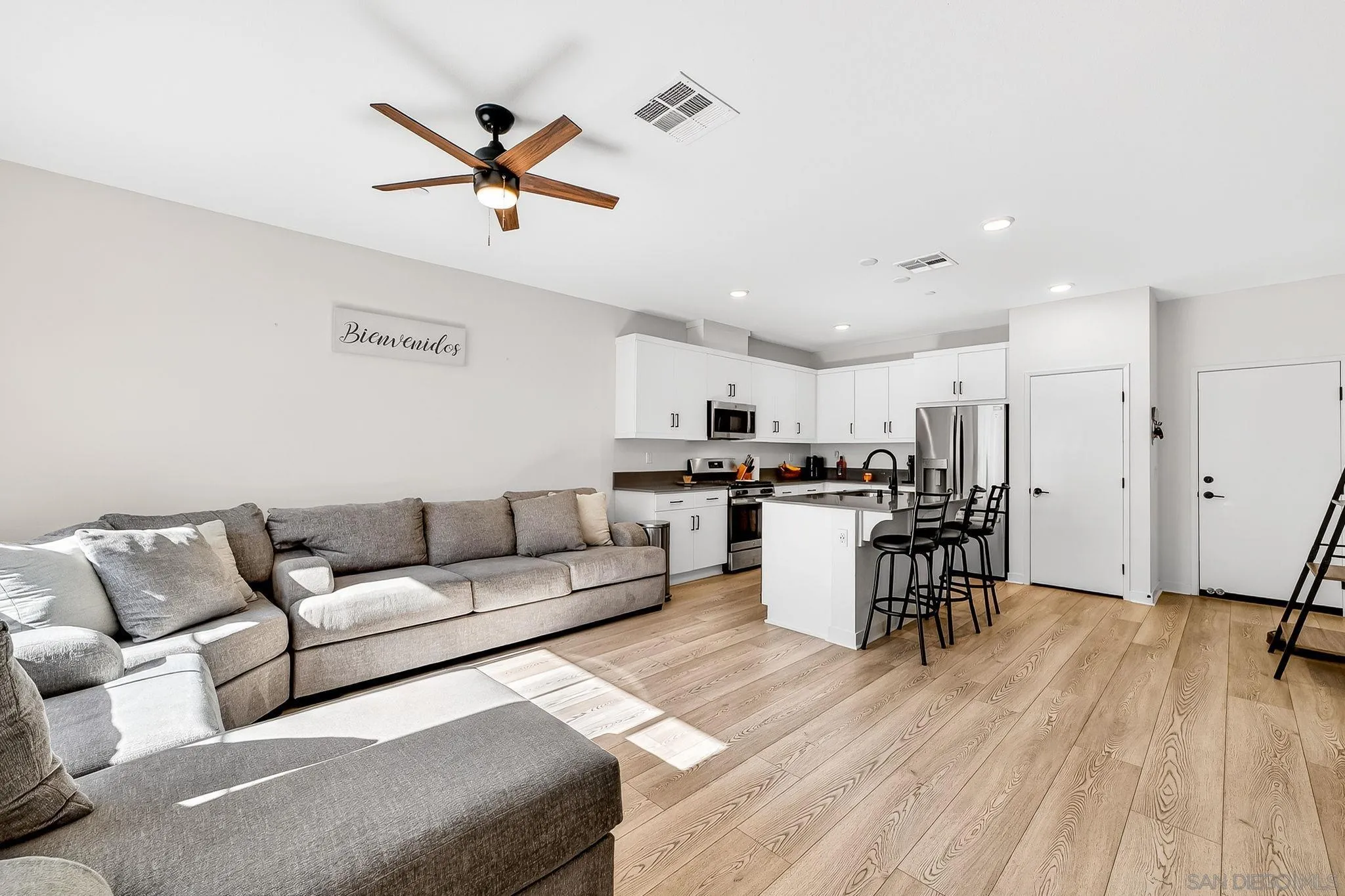 Photo #4: 260001609 Listing: Photo #4