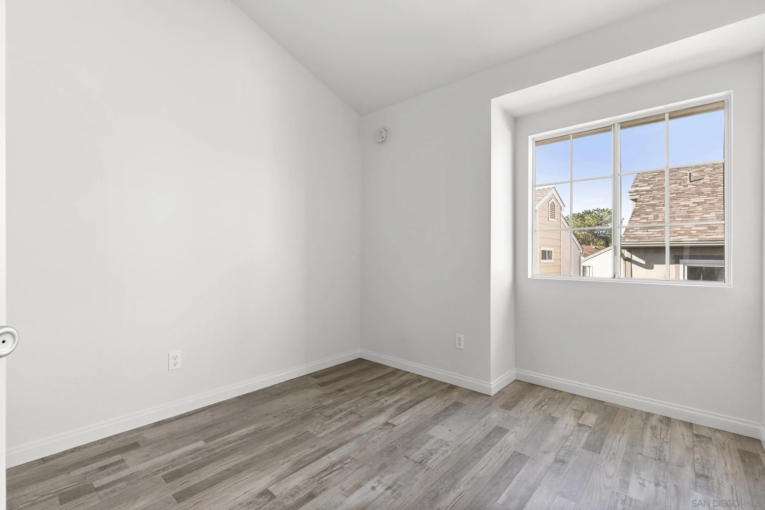 https://cdn.realtyfeed.com/cdn/127/260001610/34d98d58b6c3f30a73d33688601e8992.webp