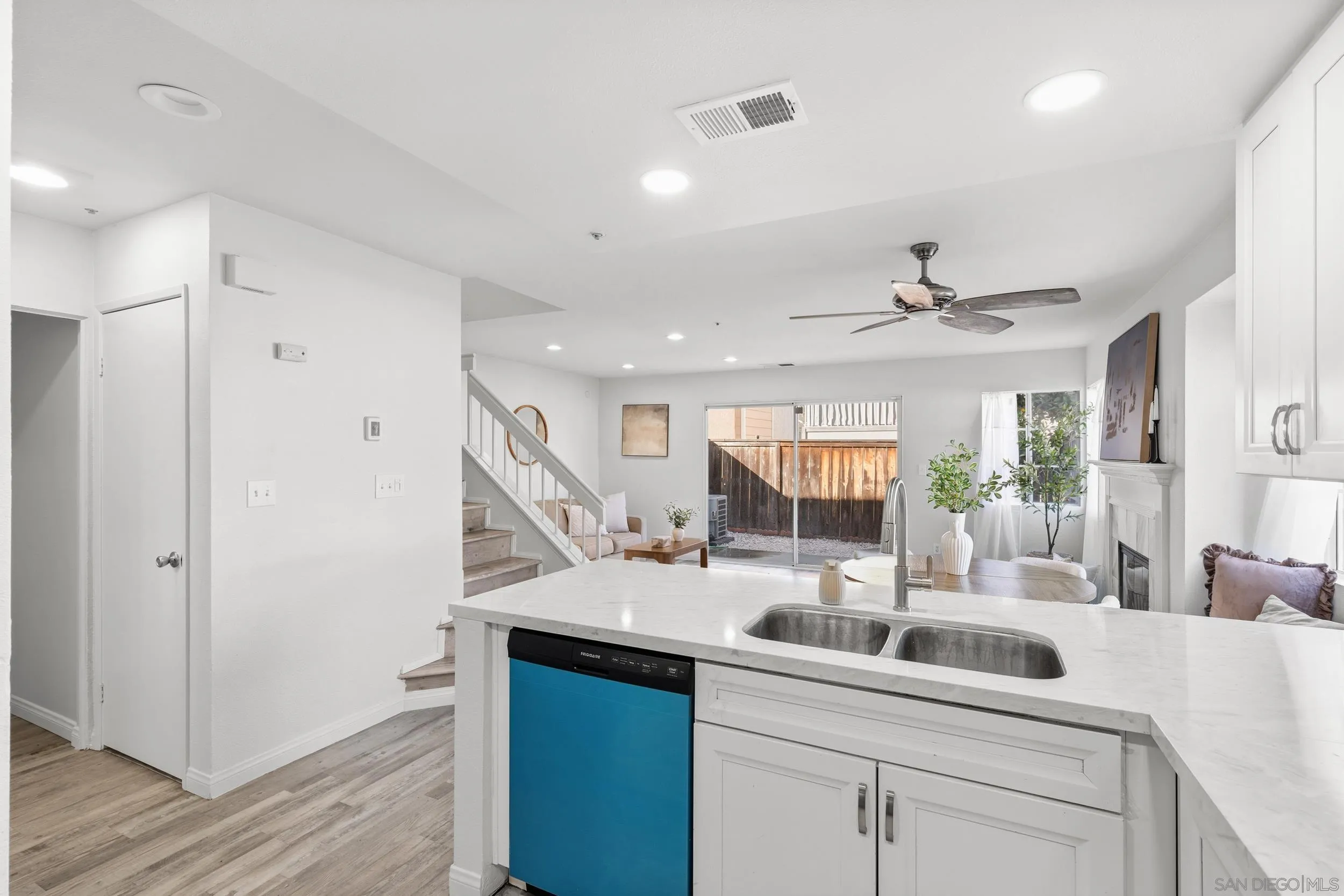 https://cdn.realtyfeed.com/cdn/127/260001610/66759caf9e9fd18c3d3ca77b20ae4508.webp