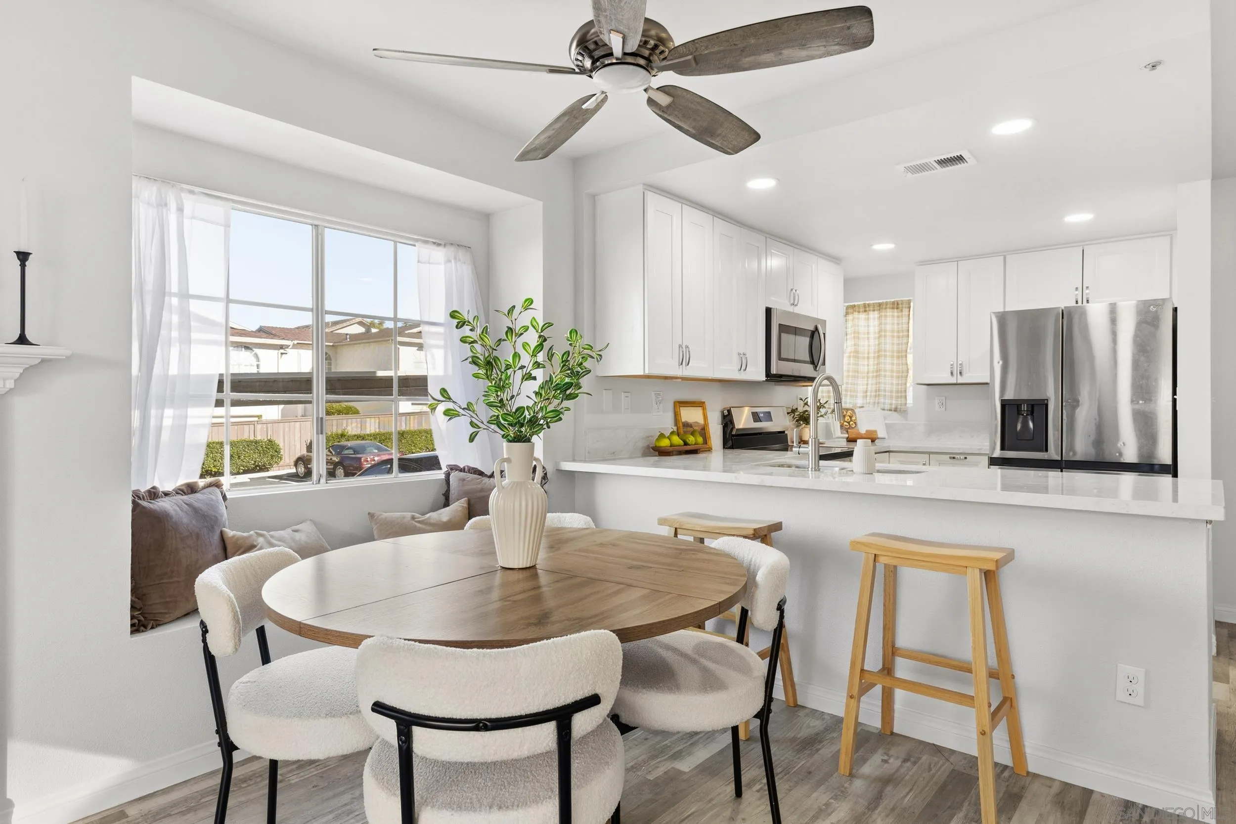 https://cdn.realtyfeed.com/cdn/127/260001610/b73b12db6d4d544623b990ed1c2e77e4.webp