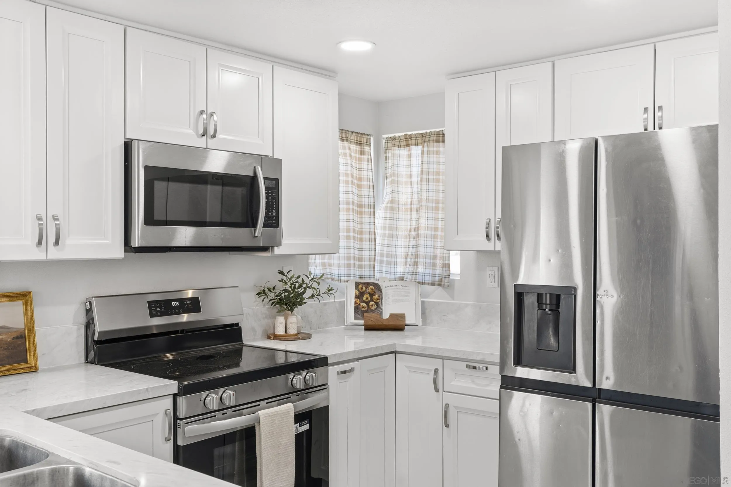 https://cdn.realtyfeed.com/cdn/127/260001610/f4ca571f8da4d838c21d422e8061b833.webp