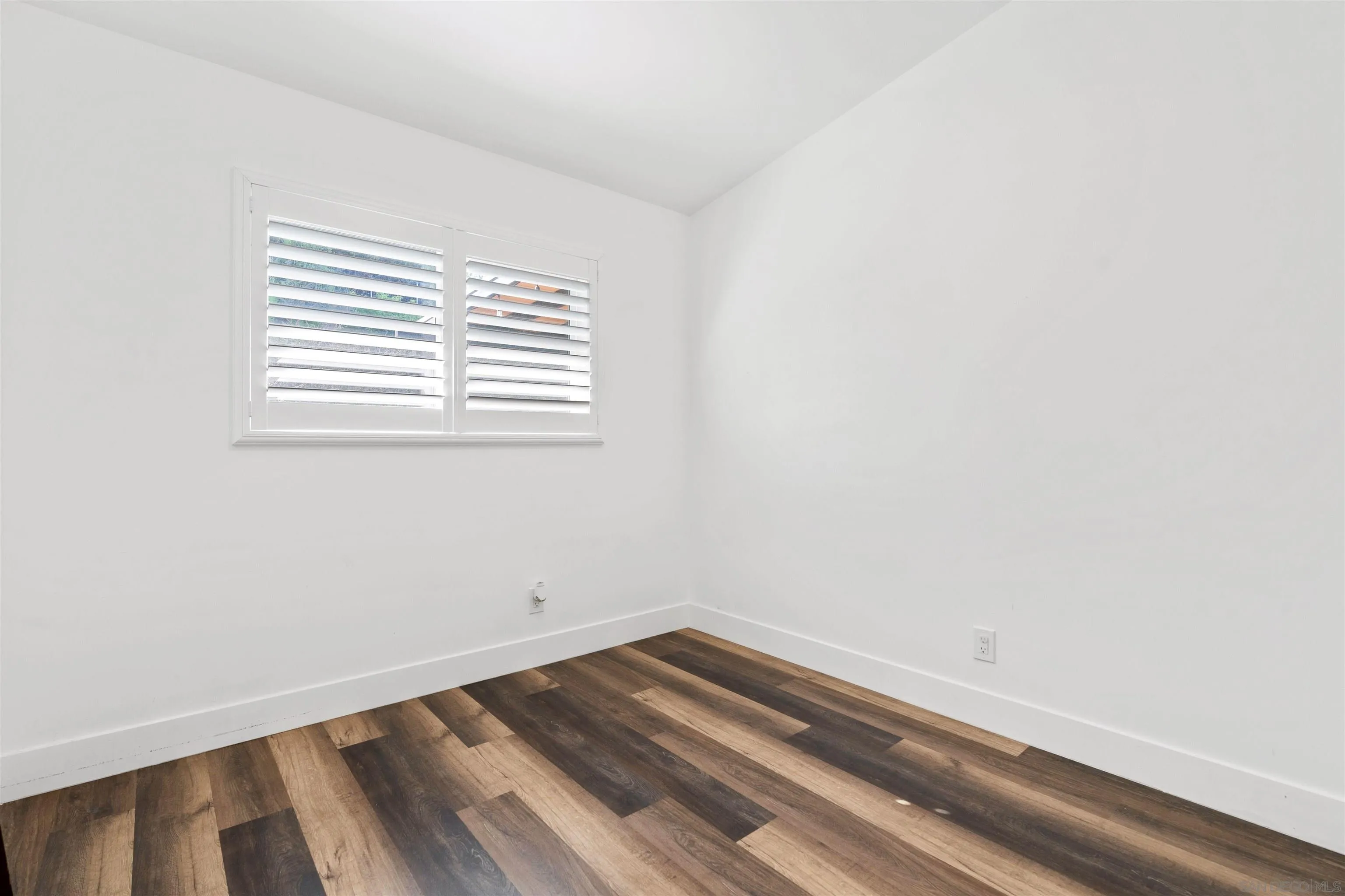 https://cdn.realtyfeed.com/cdn/127/260001616/40ec02af06e27bfb58961a349388e097.webp