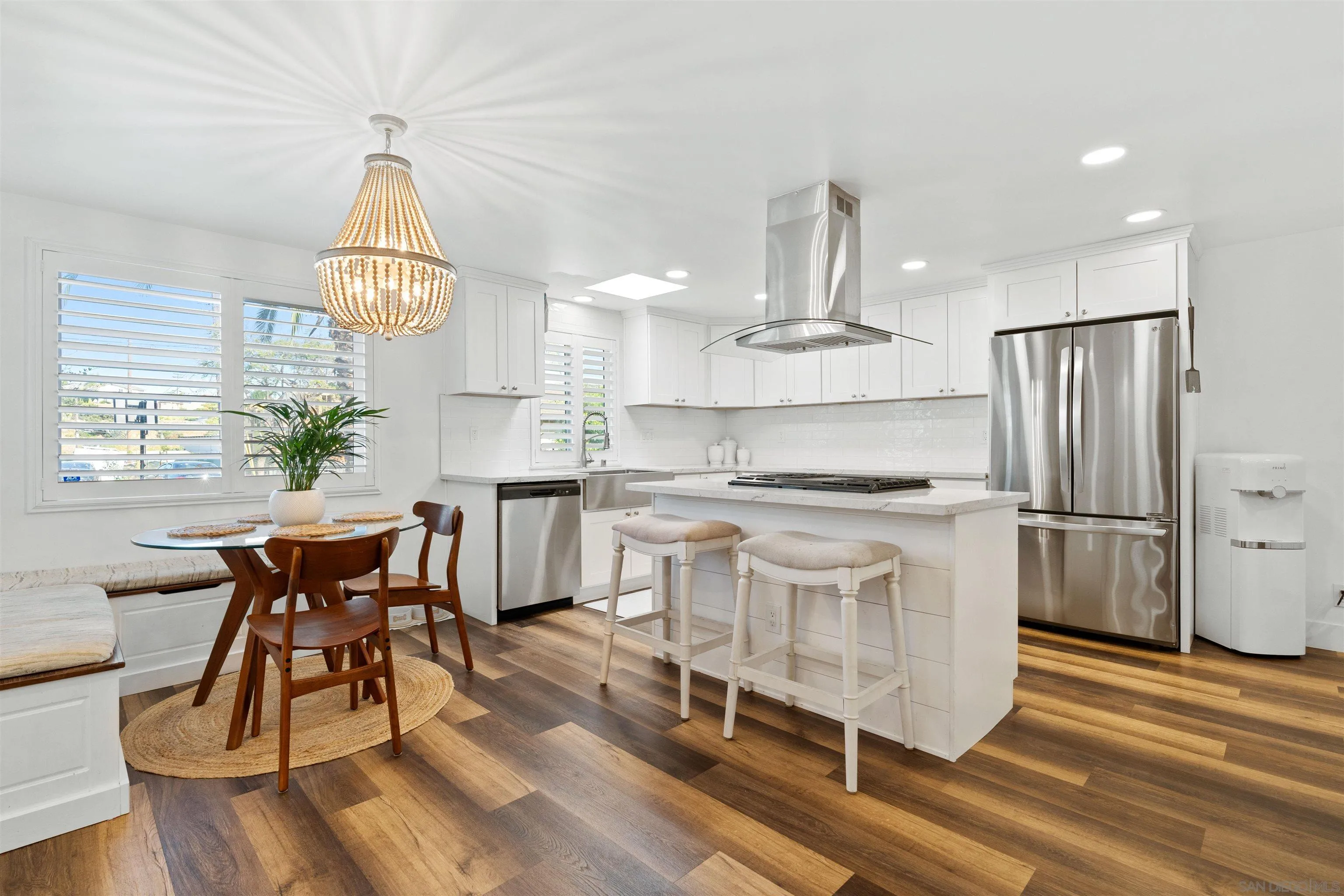 https://cdn.realtyfeed.com/cdn/127/260001616/4f42b196011c3a238cc1bc17af215a30.webp