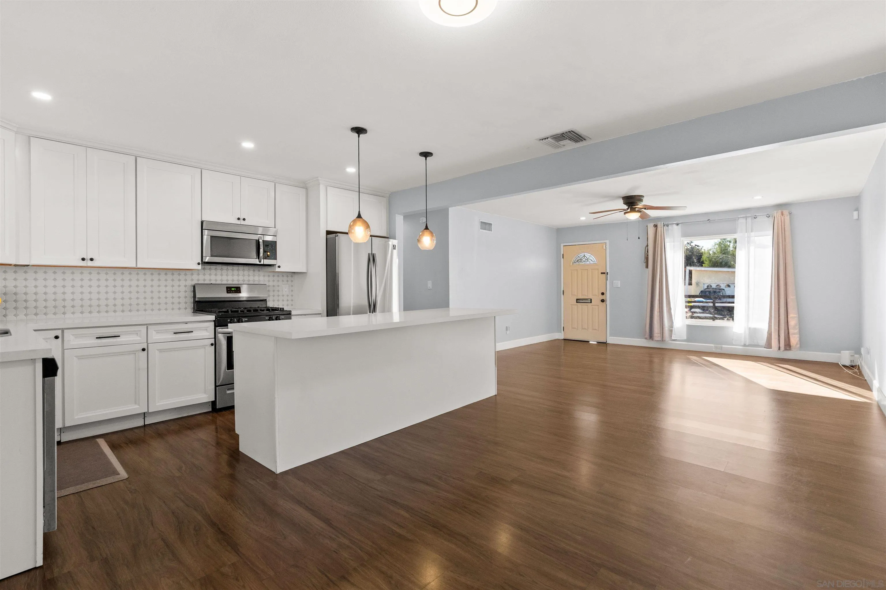 https://cdn.realtyfeed.com/cdn/127/260001617/240eeee6169cd8c523c614a79bc983ee.webp