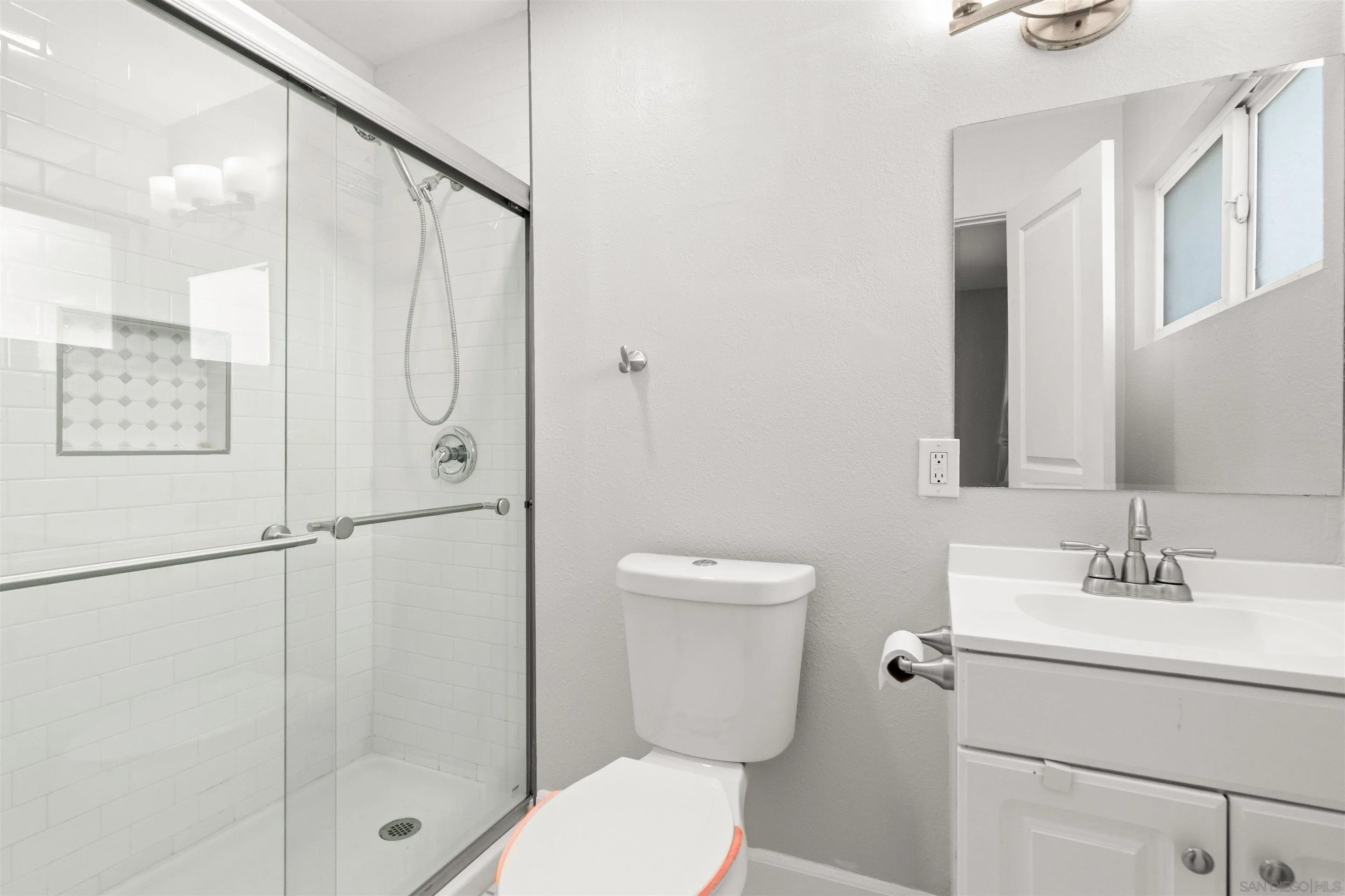 https://cdn.realtyfeed.com/cdn/127/260001617/5c37f4d35d8e144b86ce10ab4fdea79f.webp