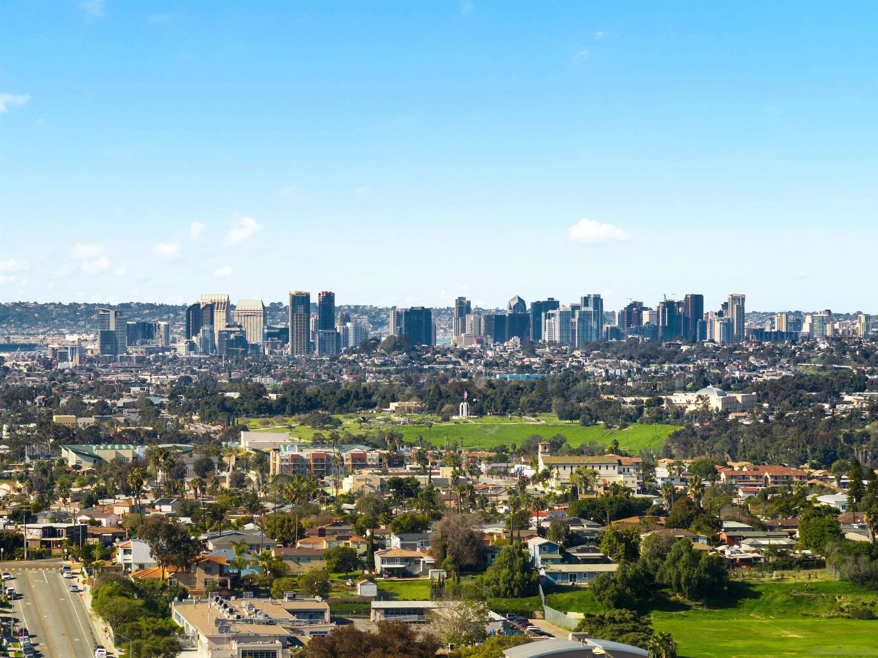 https://cdn.realtyfeed.com/cdn/127/260001617/9261c158886567ddd720eb861f72e988.webp