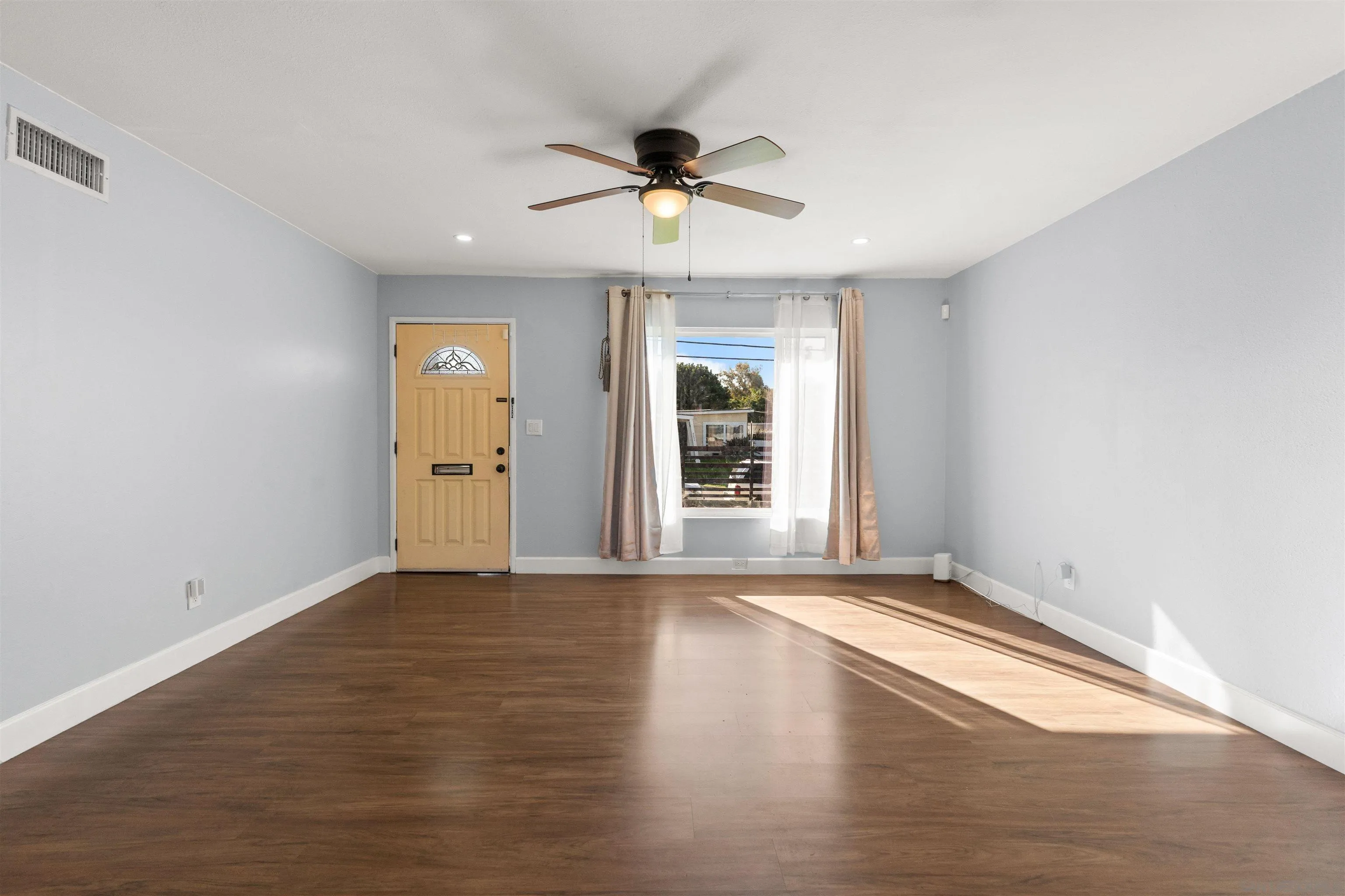https://cdn.realtyfeed.com/cdn/127/260001617/ecde21a7625a9a66f66561e5168d3dc0.webp