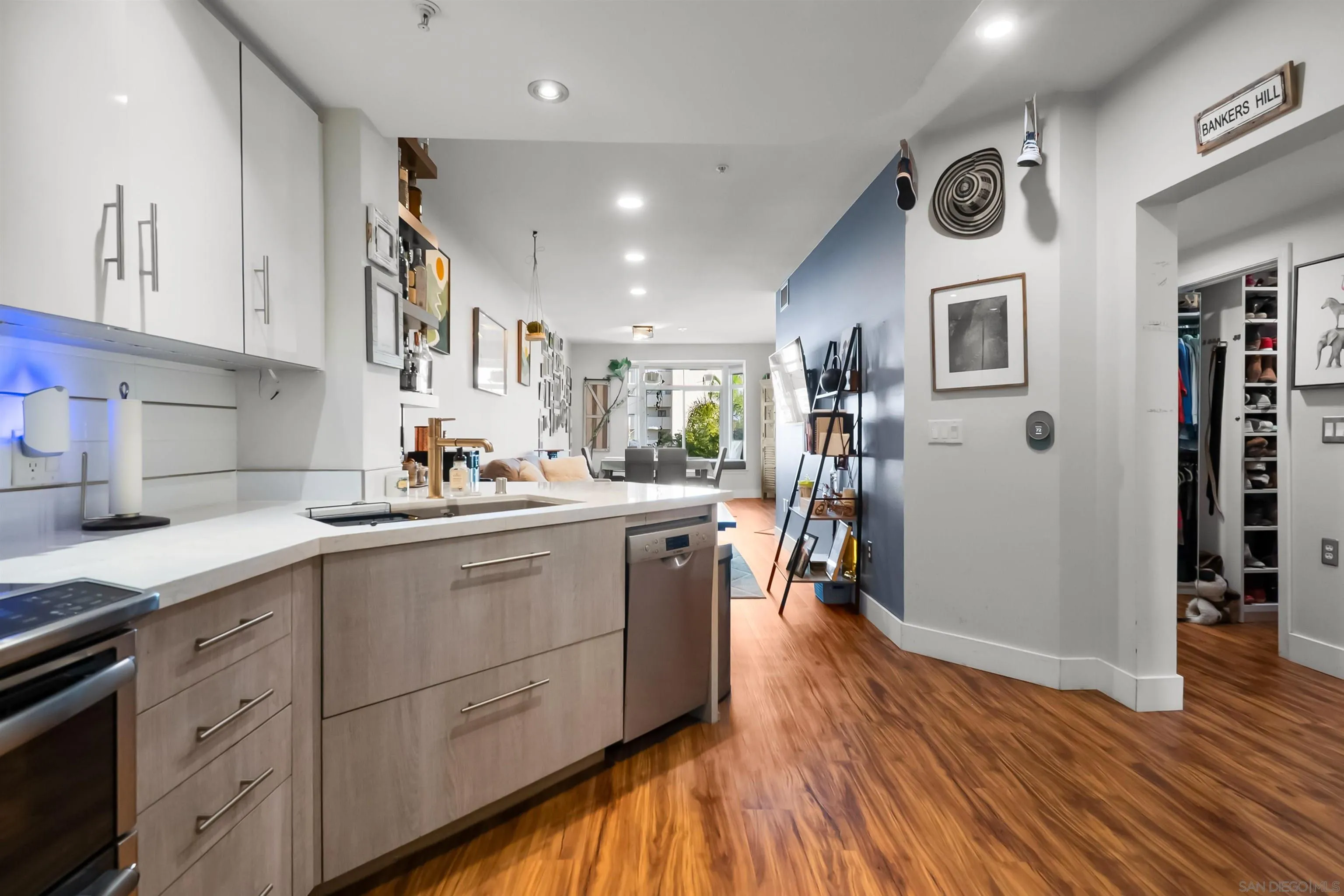 Photo #8: 260001619 Listing: Photo #8