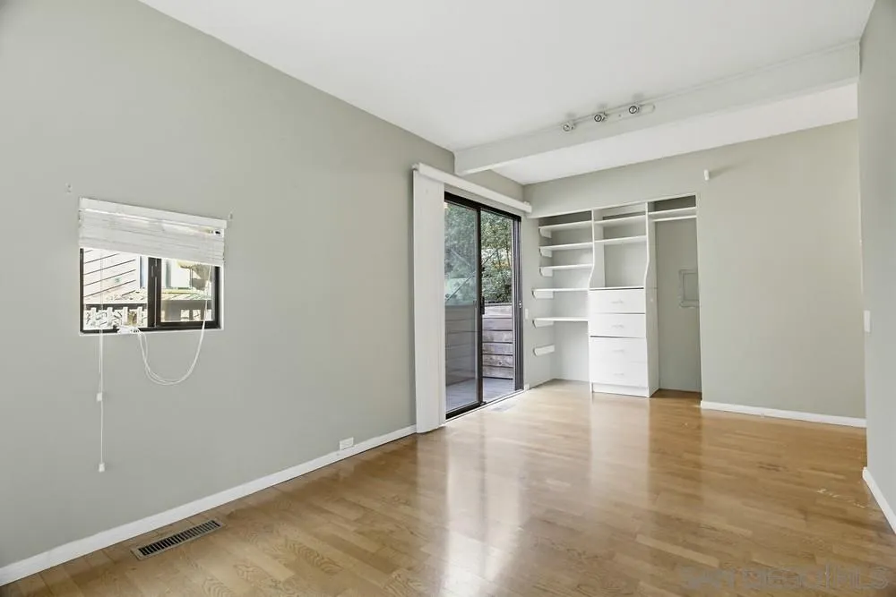 https://cdn.realtyfeed.com/cdn/127/260001620/0aa668d713b13f879a0588cec01a6e8e.webp