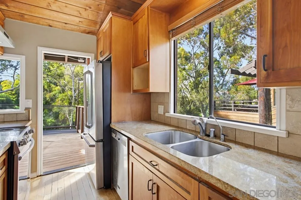 https://cdn.realtyfeed.com/cdn/127/260001620/24cb50358207d6e4ec55d7318dcc9441.webp