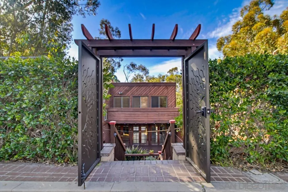 https://cdn.realtyfeed.com/cdn/127/260001620/f16442c86687ad3bd5bf44b90924e26c.webp