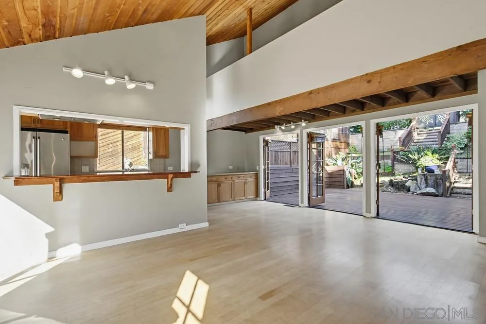 https://cdn.realtyfeed.com/cdn/127/260001620/f9fd0985647f90922539ba3d4a7817e6.webp