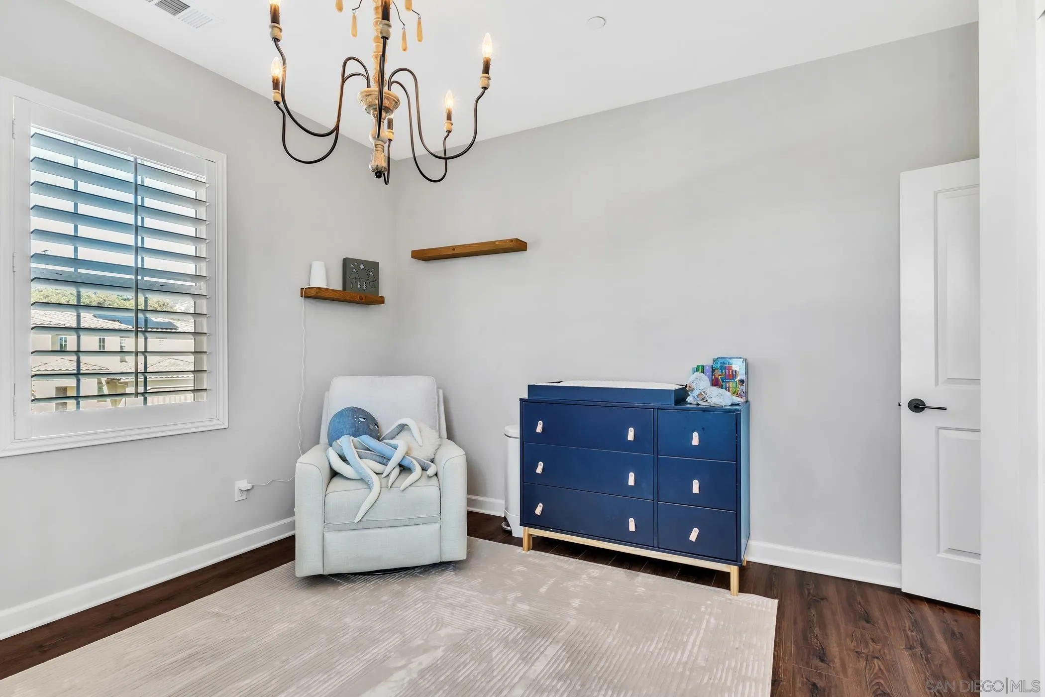 https://cdn.realtyfeed.com/cdn/127/260001621/5c0b1d3b417221b83b9b960d405e74aa.webp