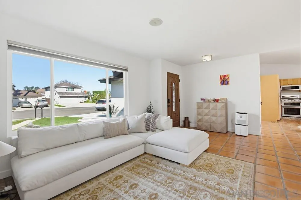 https://cdn.realtyfeed.com/cdn/127/260001623/7489b620cb020f9e1225f8373647ab5b.webp