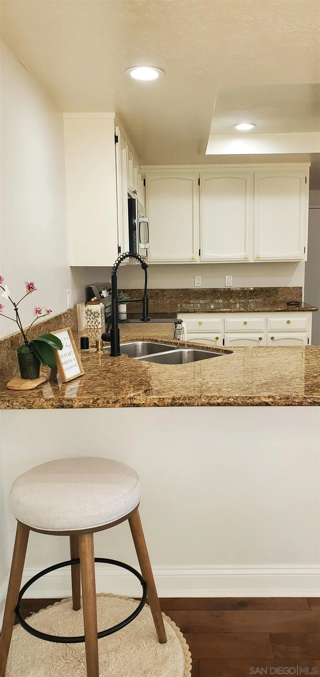 Photo #12: 260001624 Listing: Photo #12