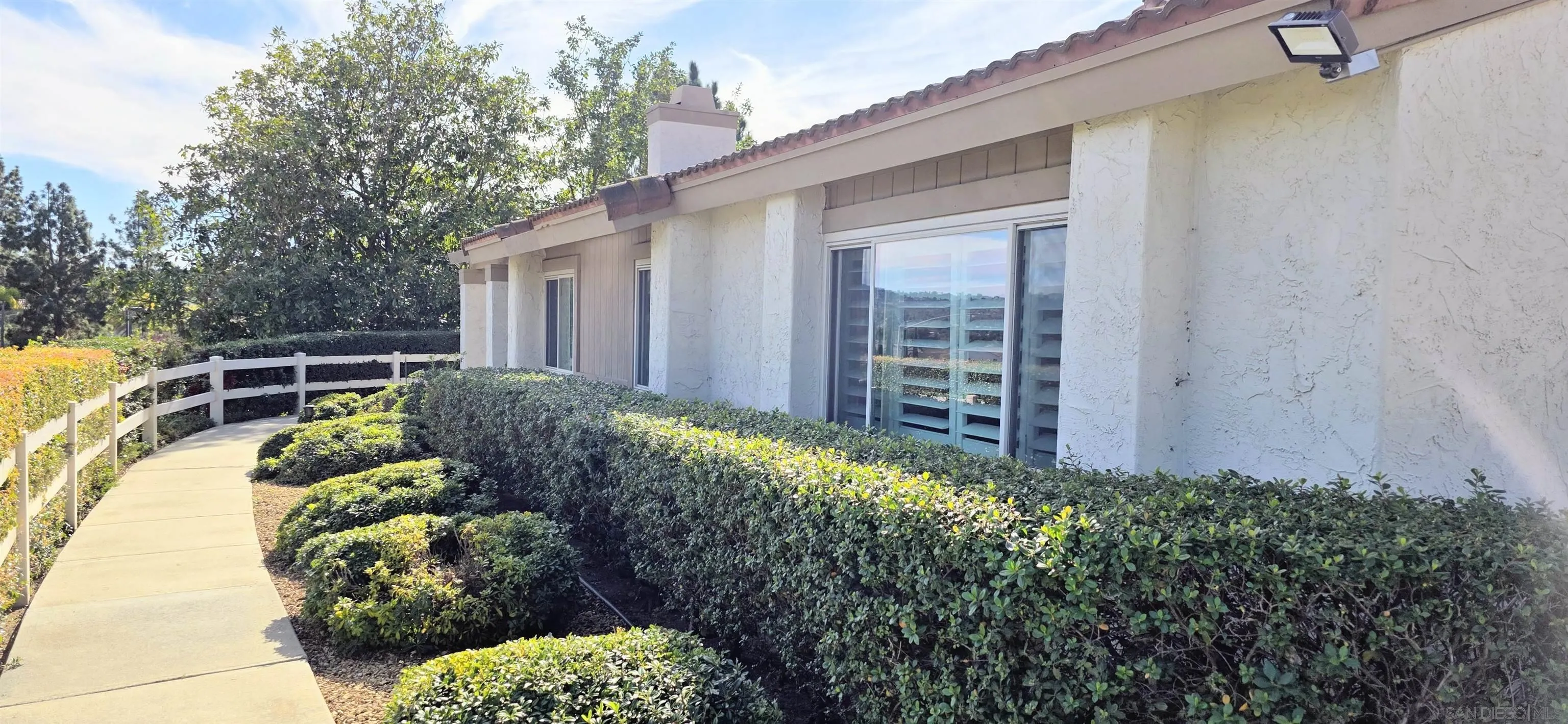 Photo #2: 260001624 Listing: Photo #2