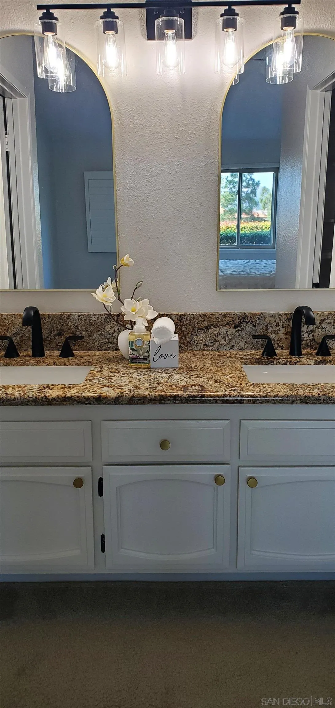Photo #15: 260001624 Listing: Photo #15