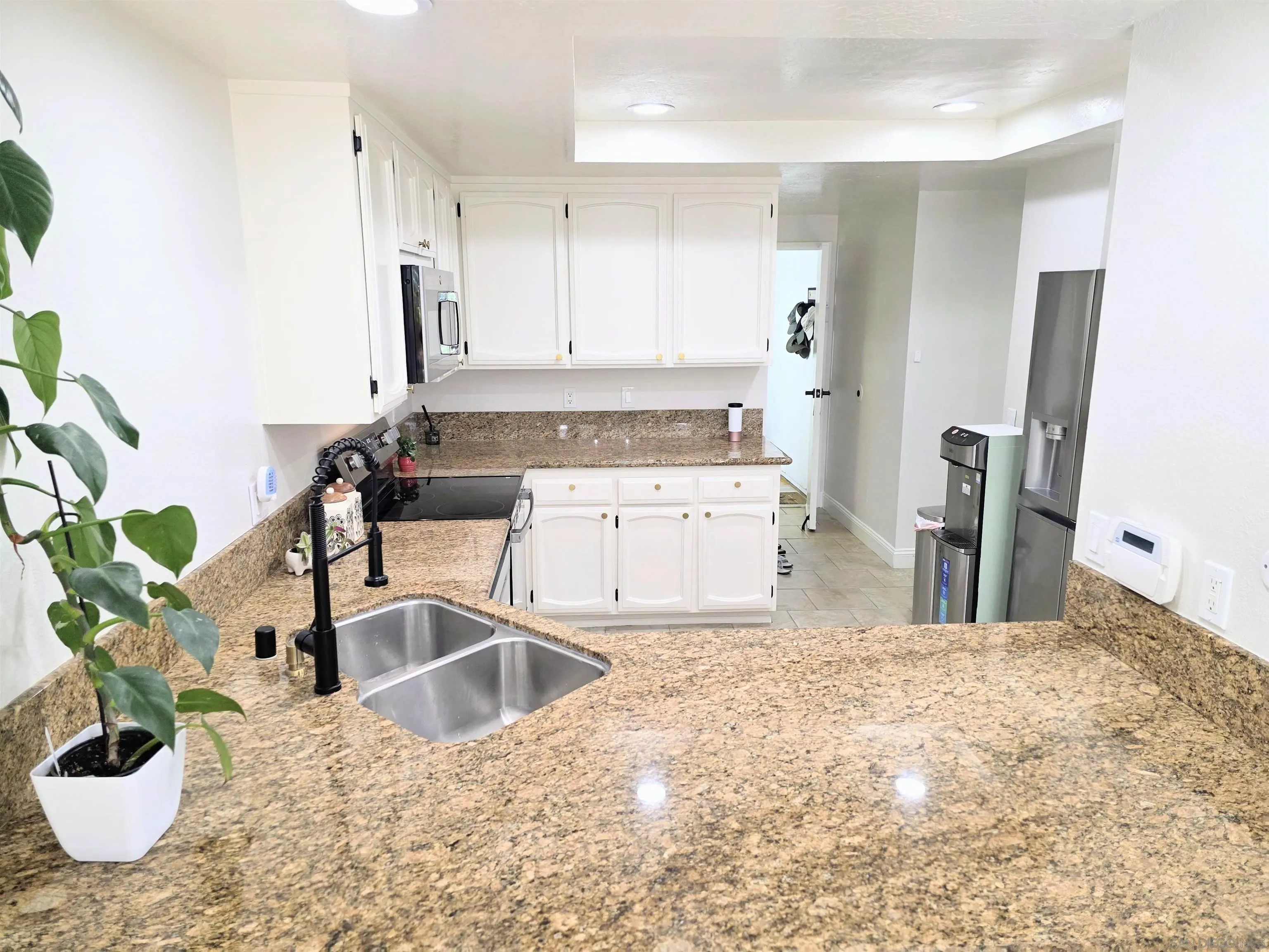 Photo #3: 260001624 Listing: Photo #3