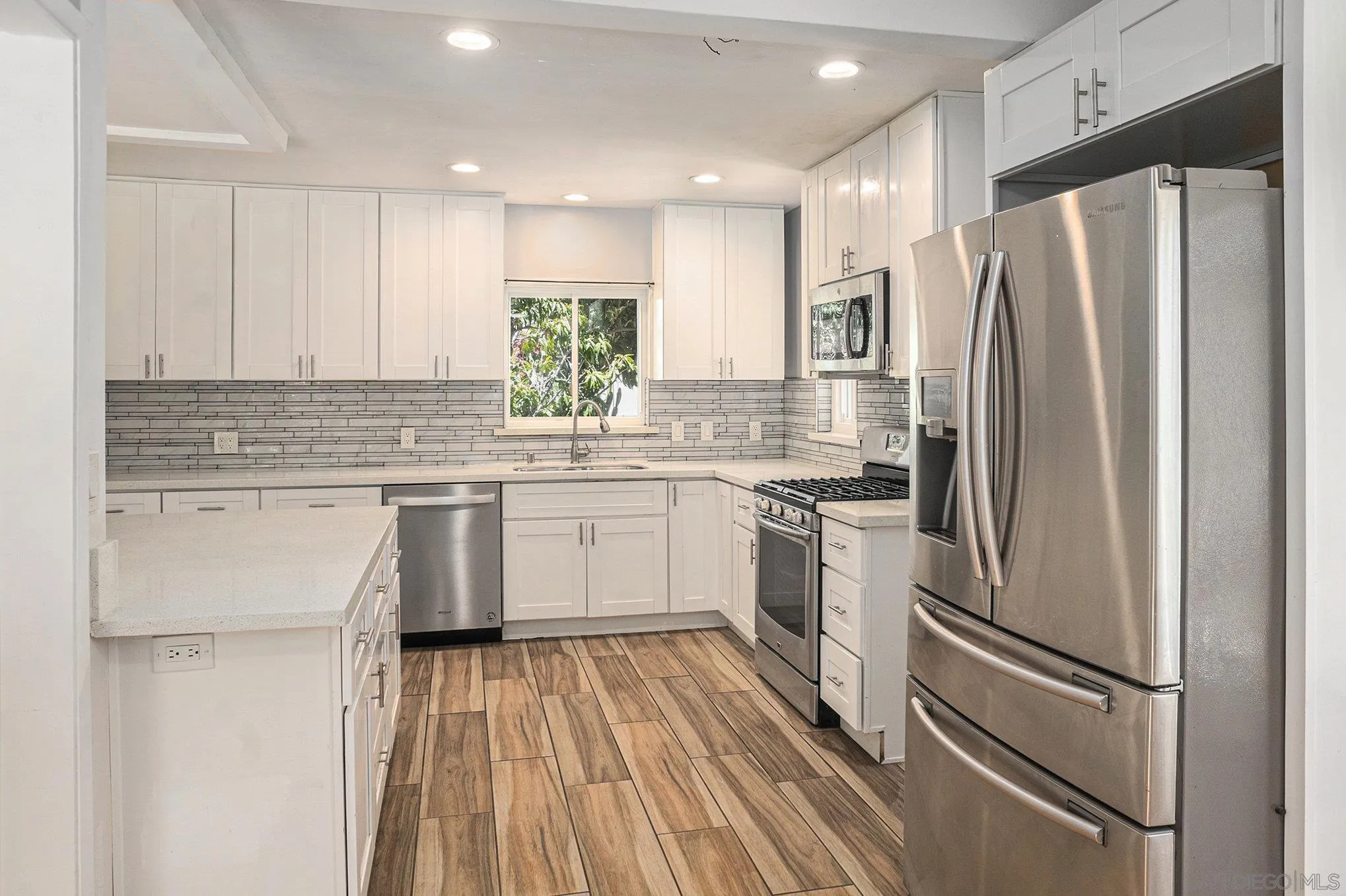 https://cdn.realtyfeed.com/cdn/127/260001630/030ce825b877c281066ac679eb2ae962.webp