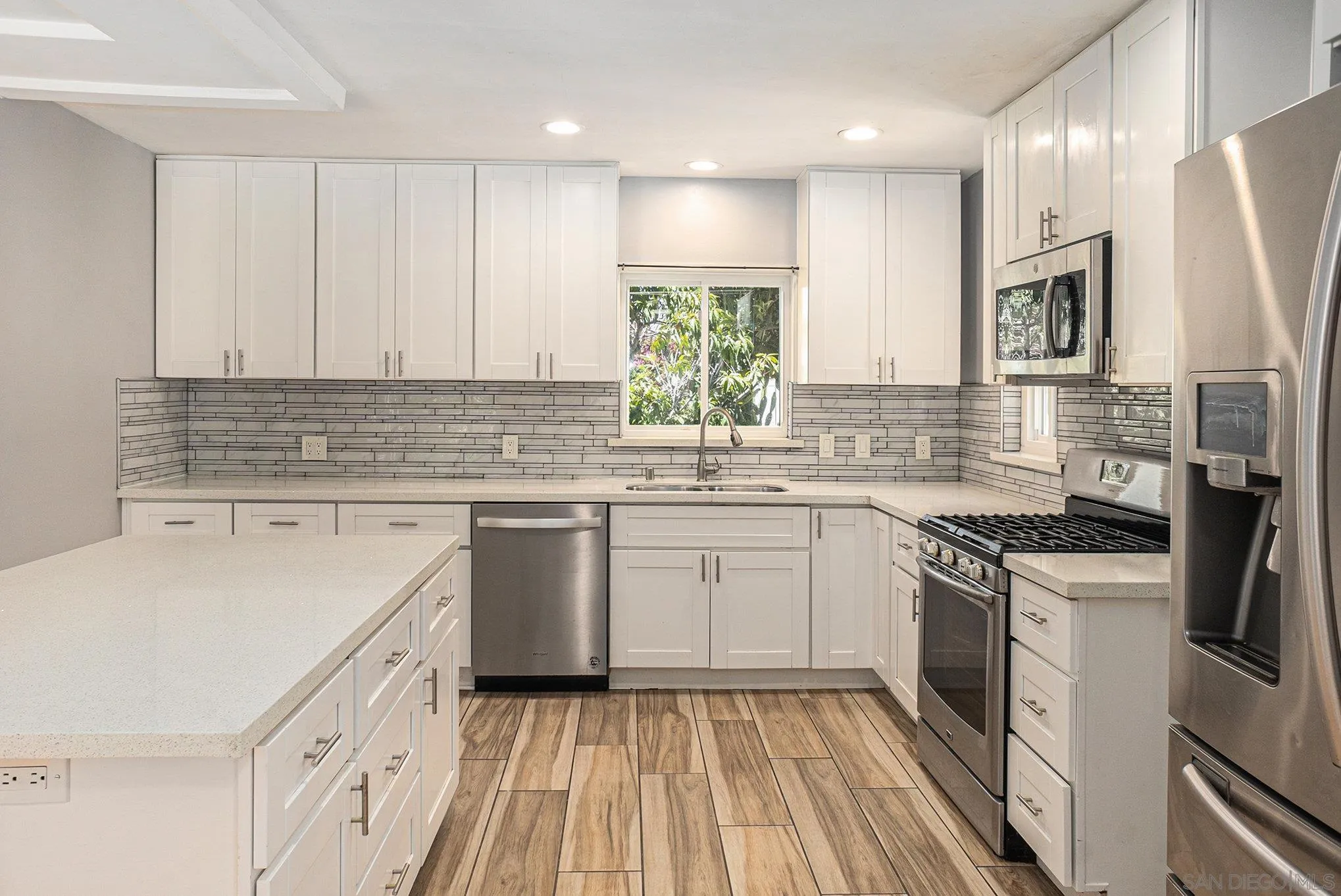 https://cdn.realtyfeed.com/cdn/127/260001630/387175cf6f5f4ba0aa8561b54f788bc6.webp
