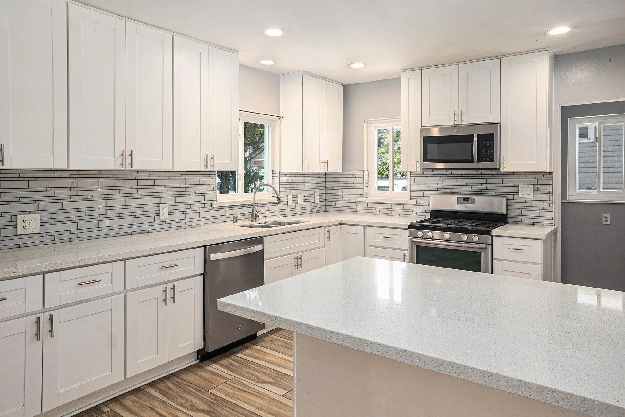 https://cdn.realtyfeed.com/cdn/127/260001630/4d6a0a6c54f59f8af496cef551c5d5ed.webp
