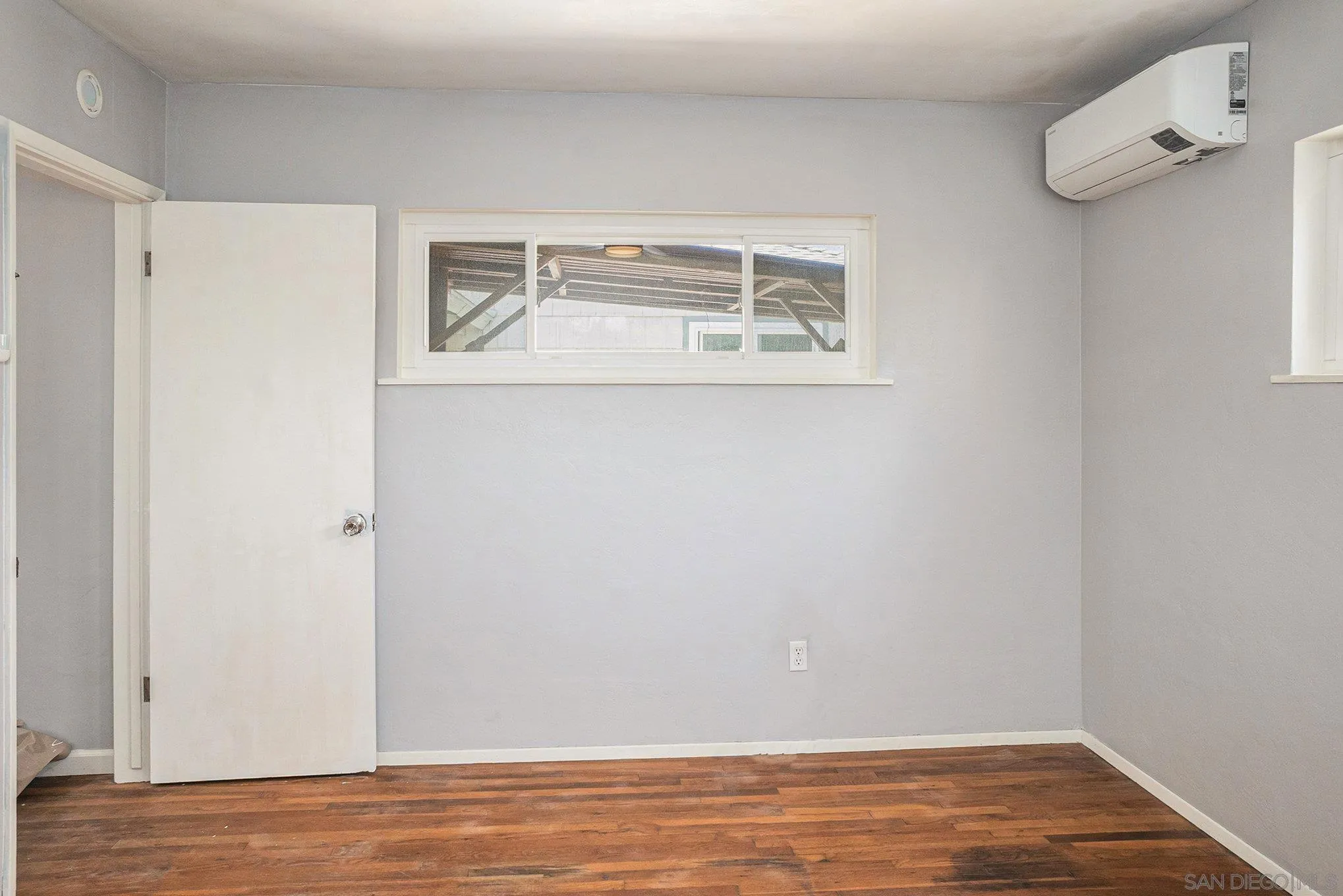 https://cdn.realtyfeed.com/cdn/127/260001630/7dc0d7f8b04b006ac182909d213ea639.webp