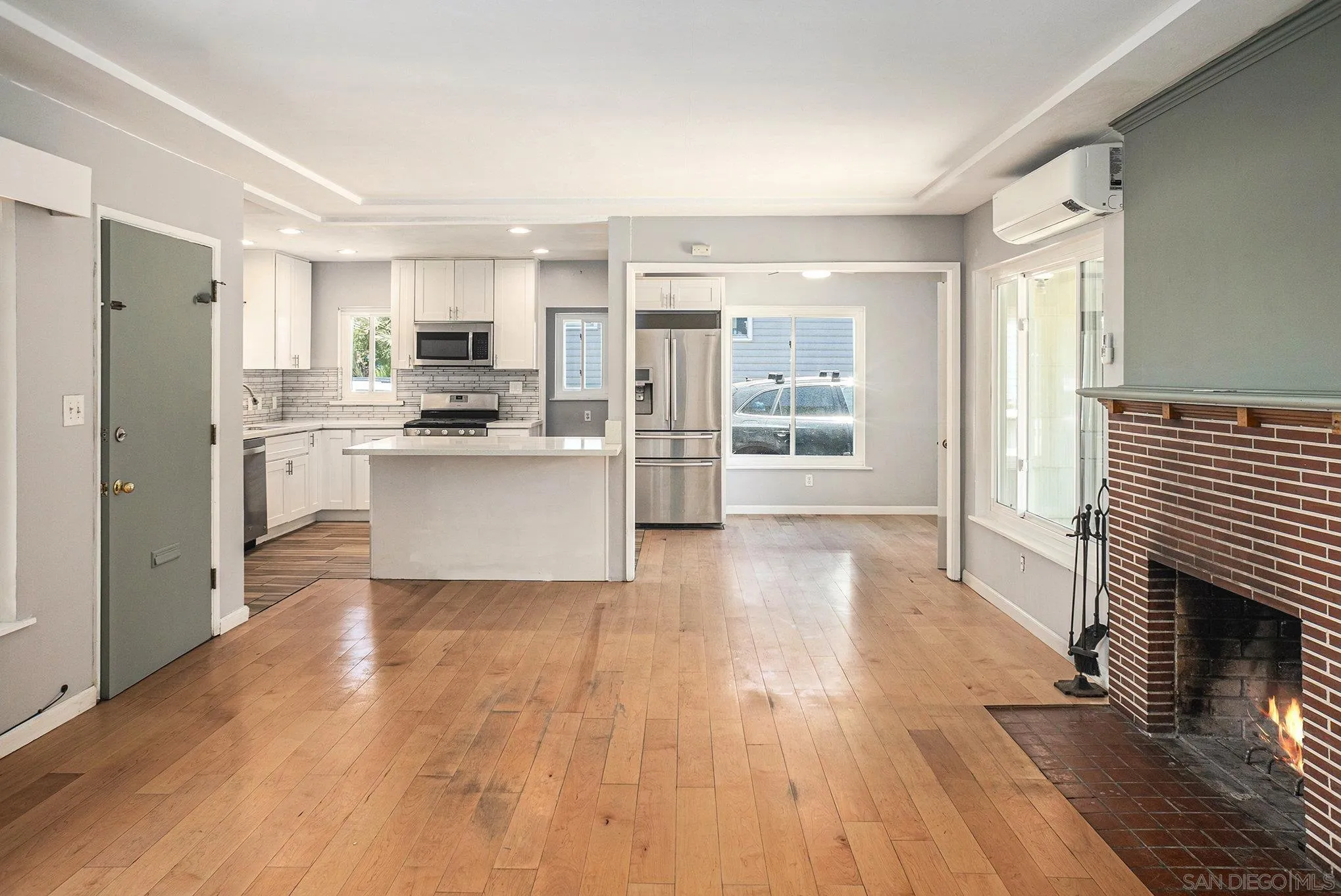 https://cdn.realtyfeed.com/cdn/127/260001630/9ed3a53f53ae88e5d798cf796988ea7a.webp