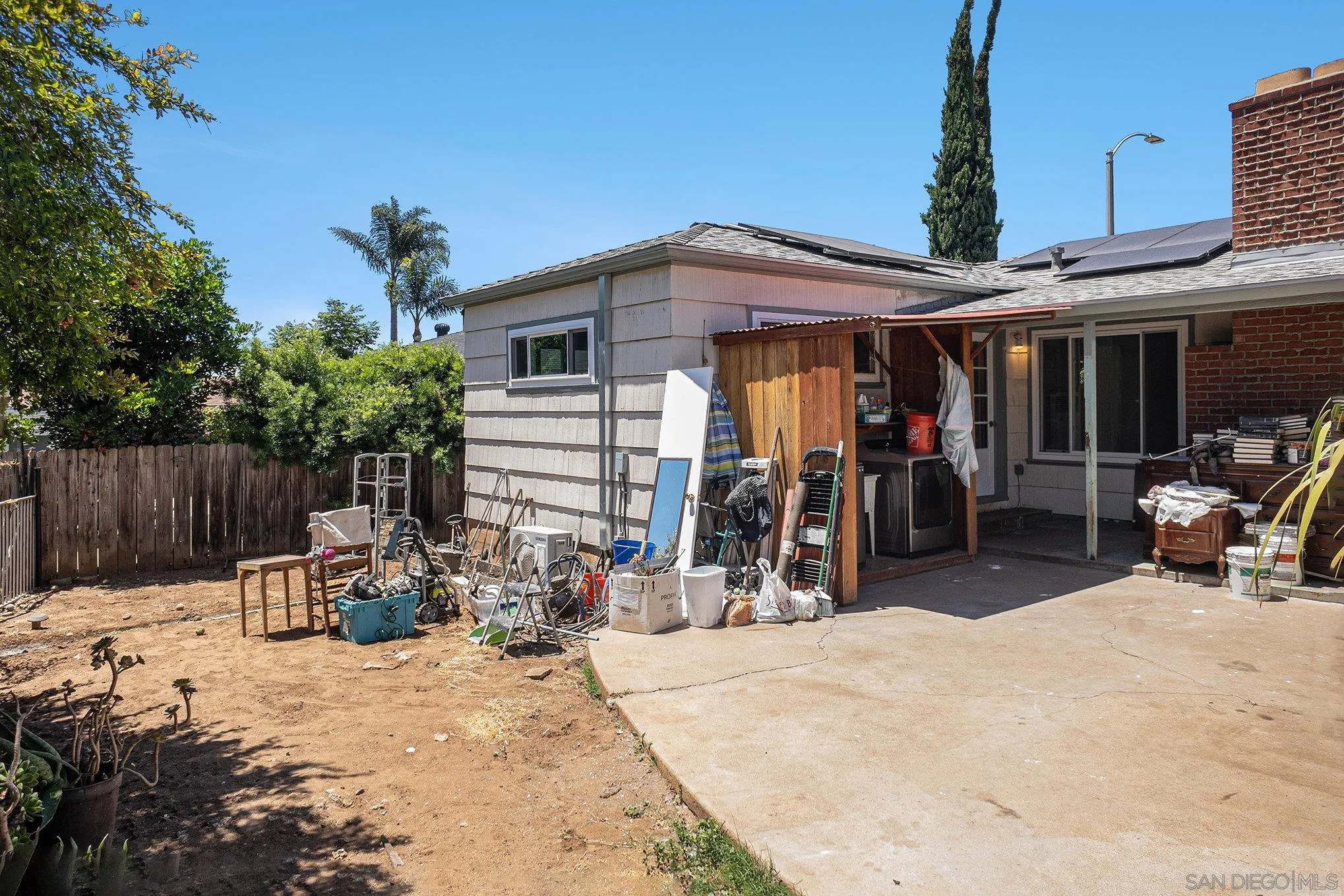 https://cdn.realtyfeed.com/cdn/127/260001630/f11a234cae894896dc925f94e33a3c0a.webp