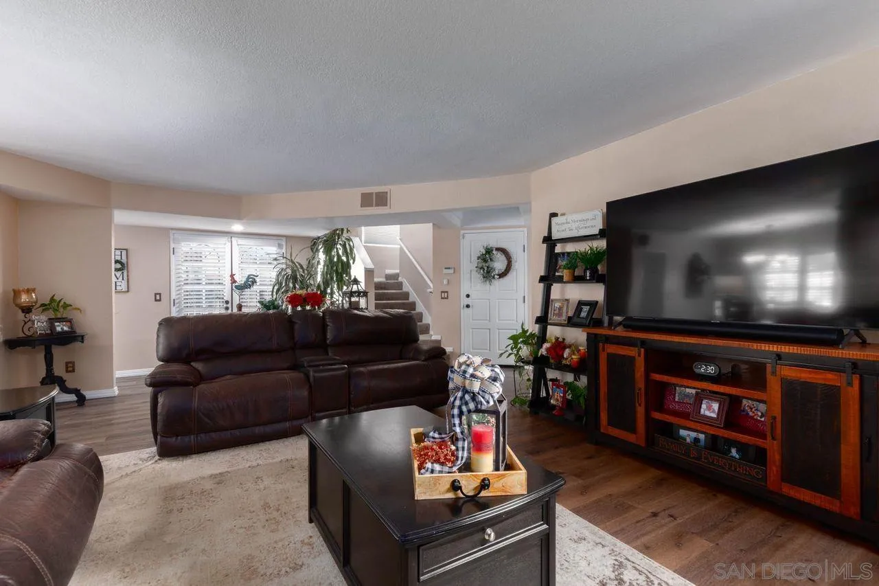 https://cdn.realtyfeed.com/cdn/127/260001635/3cdb961ec9c853980119e4aac78fadb1.webp