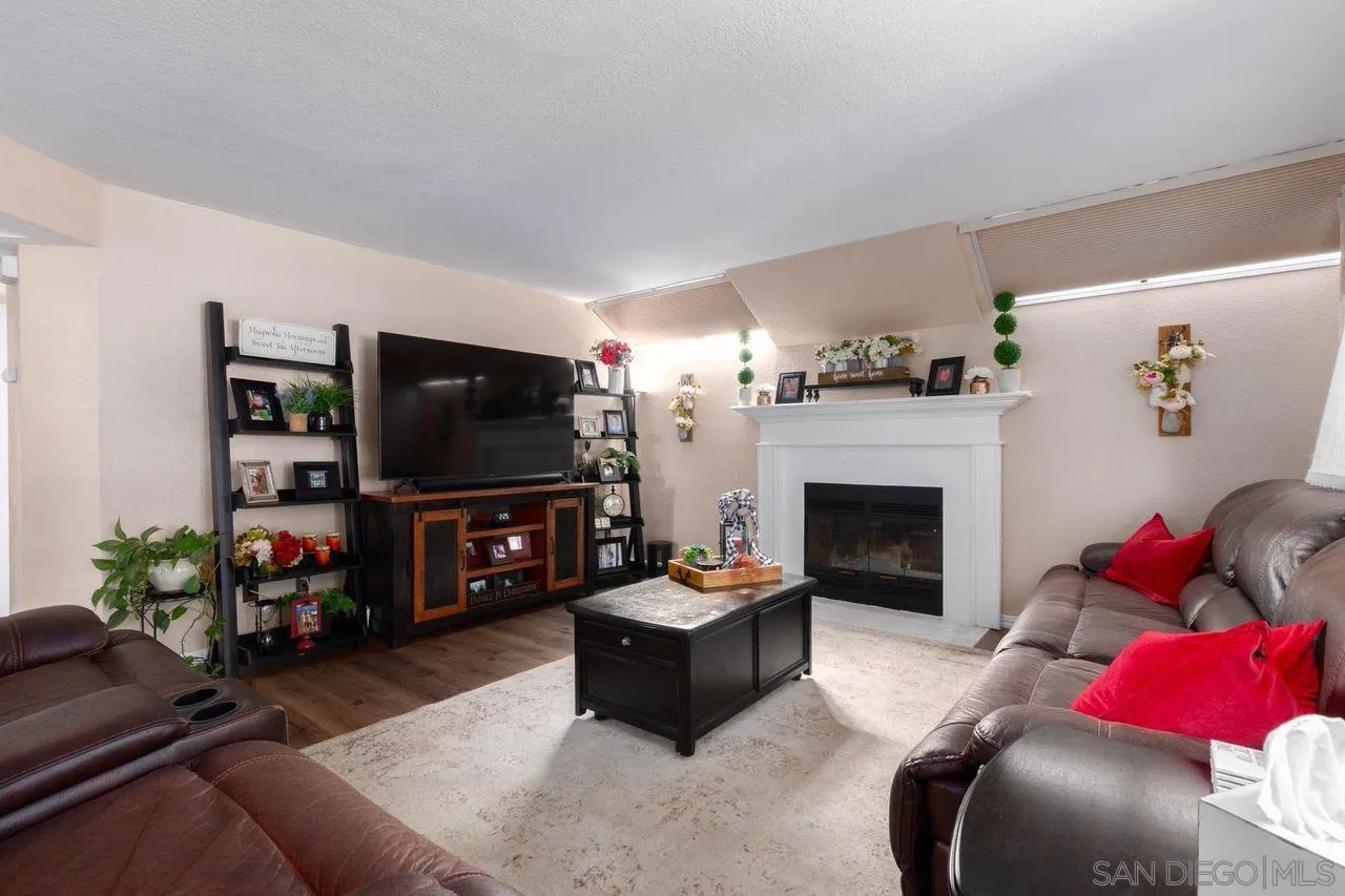 https://cdn.realtyfeed.com/cdn/127/260001635/6c6b2f6b90492b9561bfe372ca6e34f1.webp