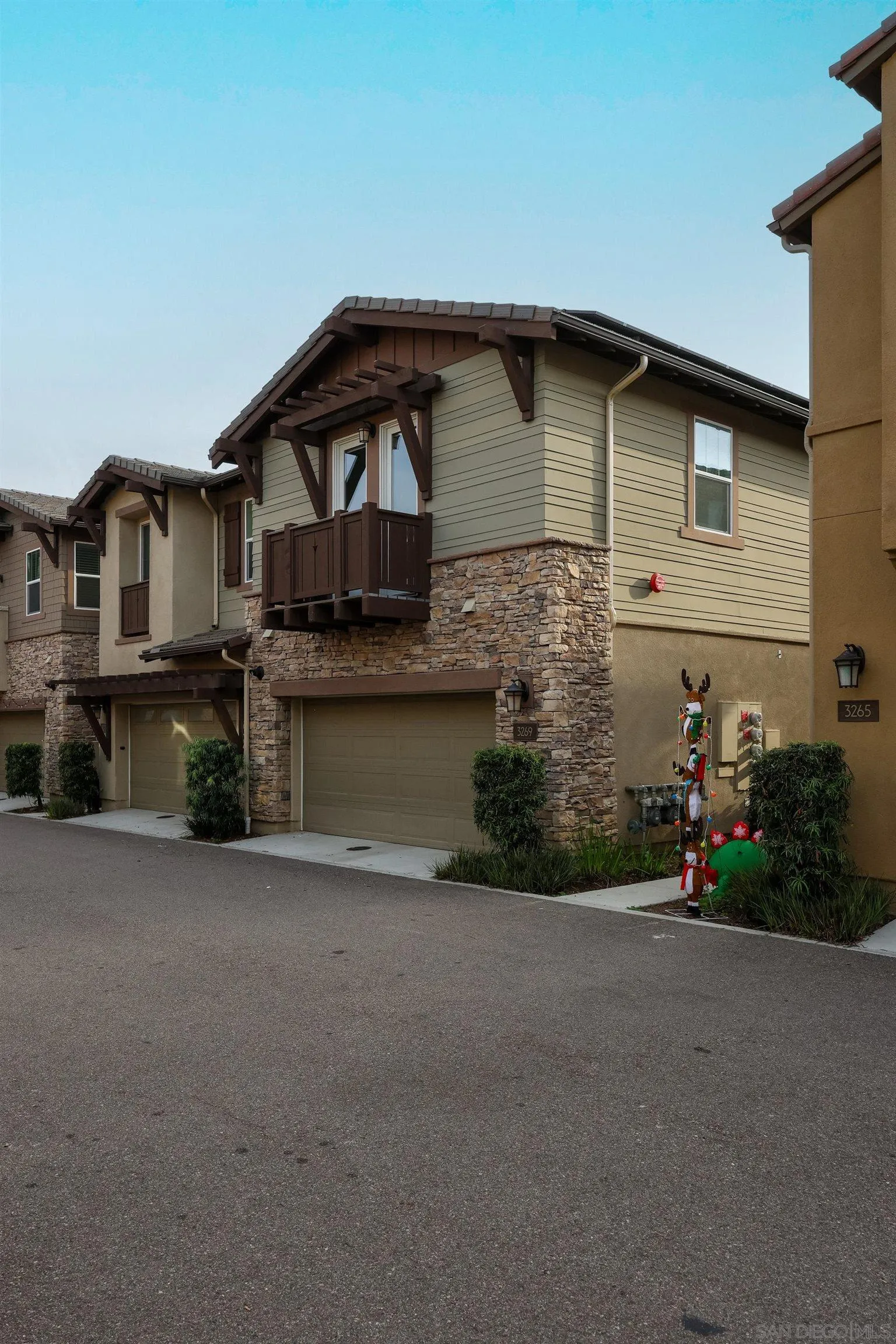 Photo #2: 260001646 Listing: Photo #2