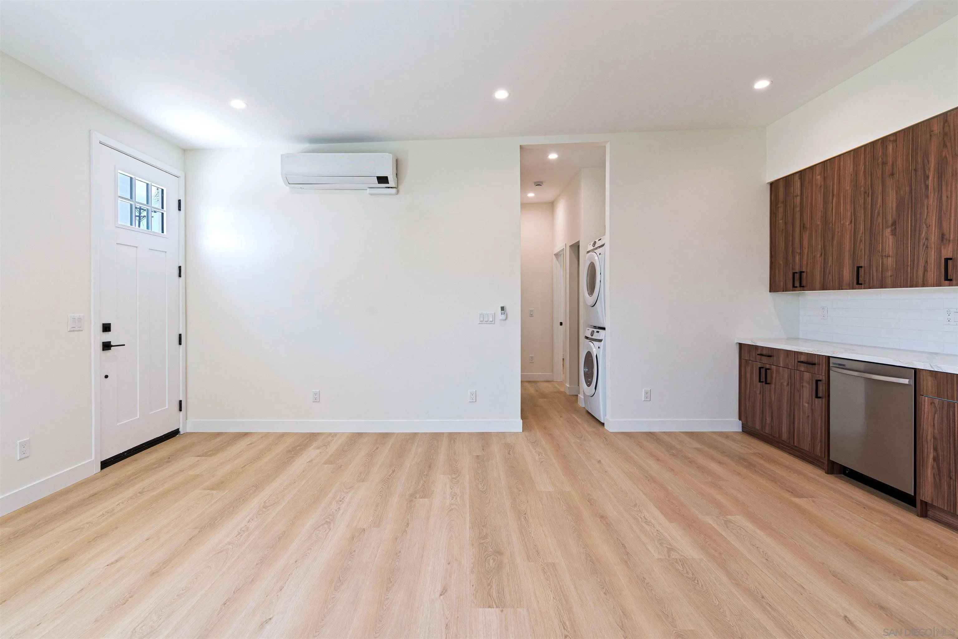 https://cdn.realtyfeed.com/cdn/127/260001650/3e3dd233861ce41499738cf6076d2ec8.webp