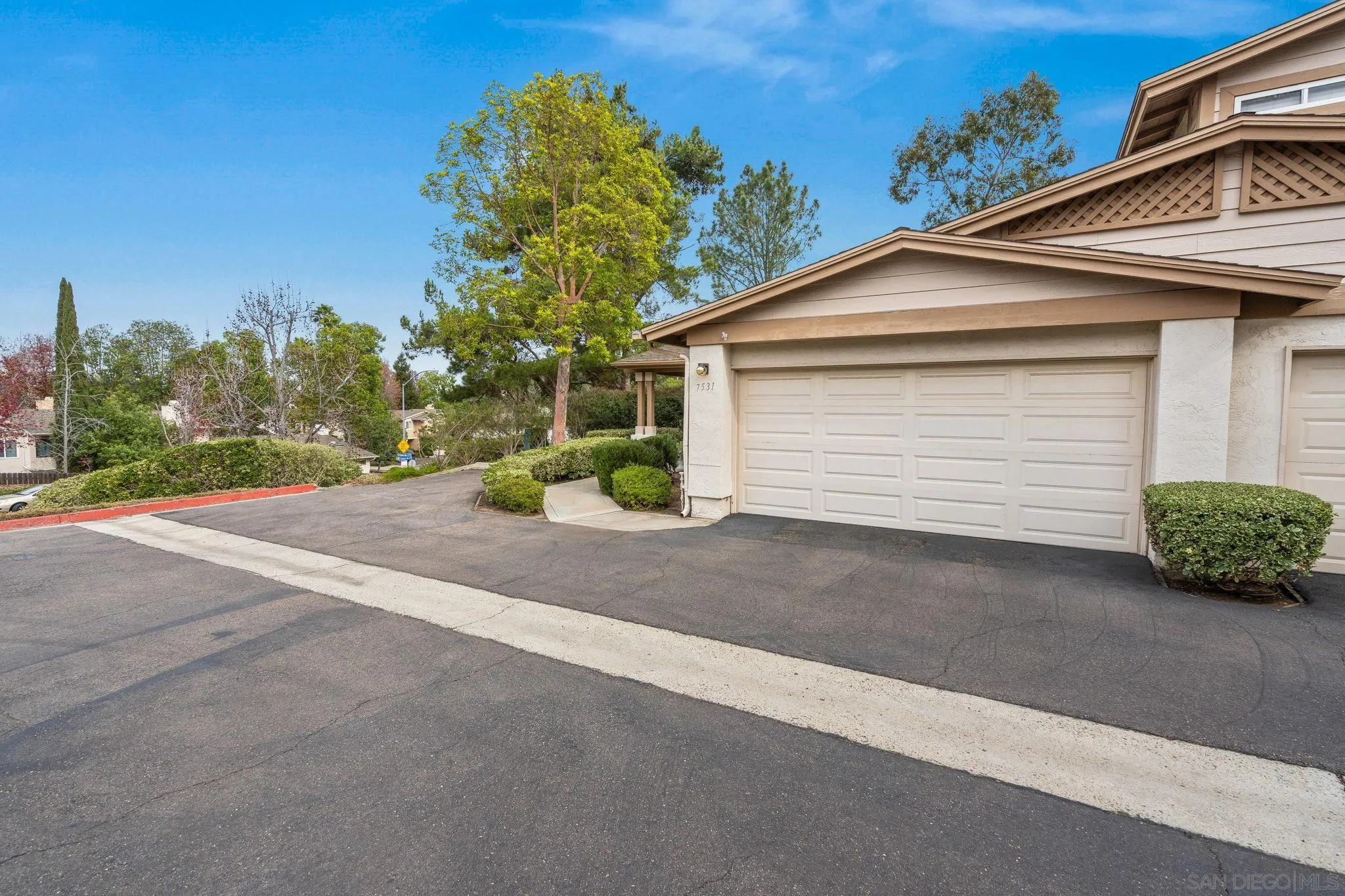 Photo #2: 260001659 Listing: Photo #2