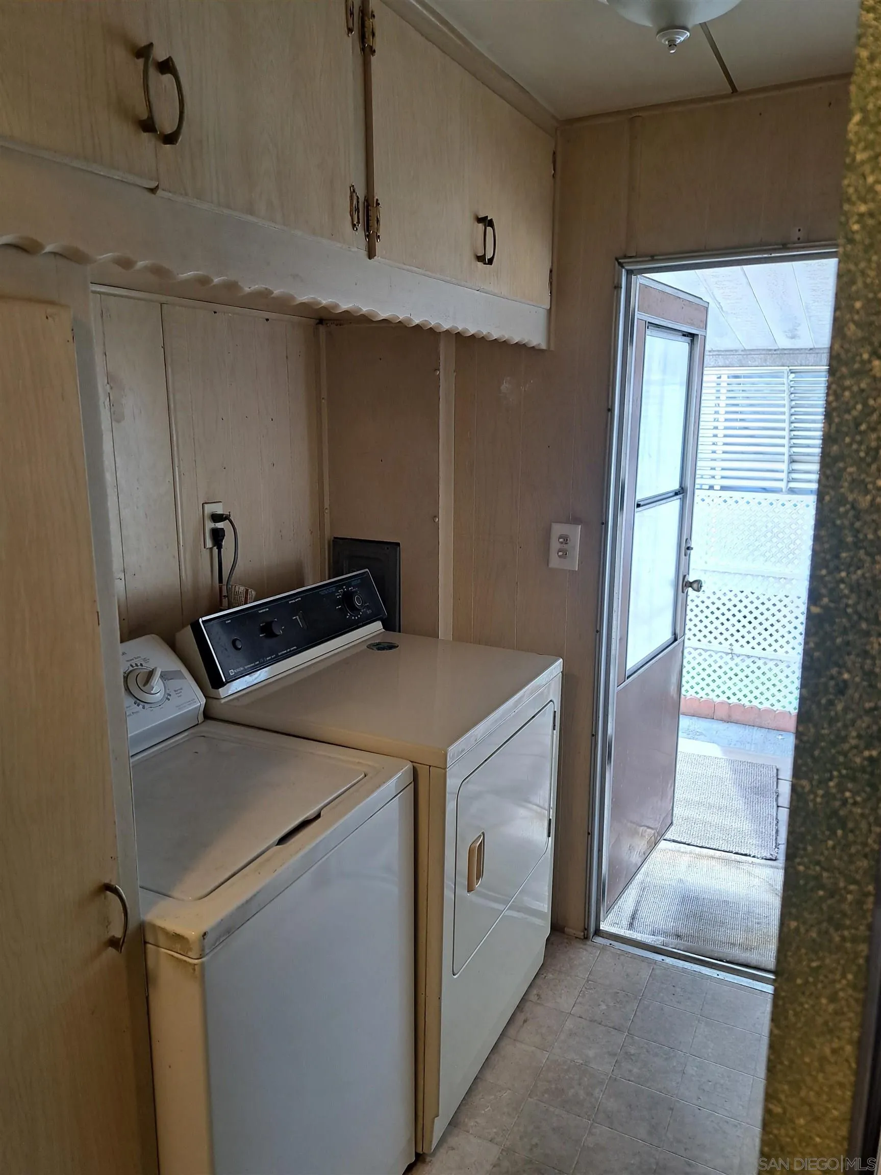 https://cdn.realtyfeed.com/cdn/127/260001661/dadbfe7a87e813e4d8e0b3893cb31d16.webp