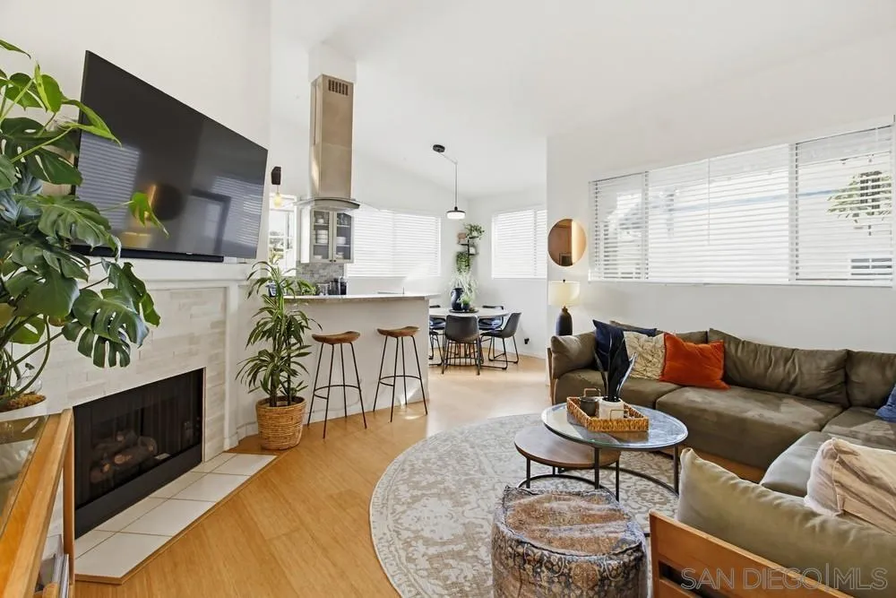 https://cdn.realtyfeed.com/cdn/127/260001662/fda4158abbe02b8ed9409c806b8cc035.webp