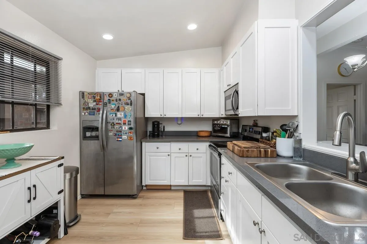 https://cdn.realtyfeed.com/cdn/127/260001663/d44ccc7d195db2d8159918179ed21c6d.webp