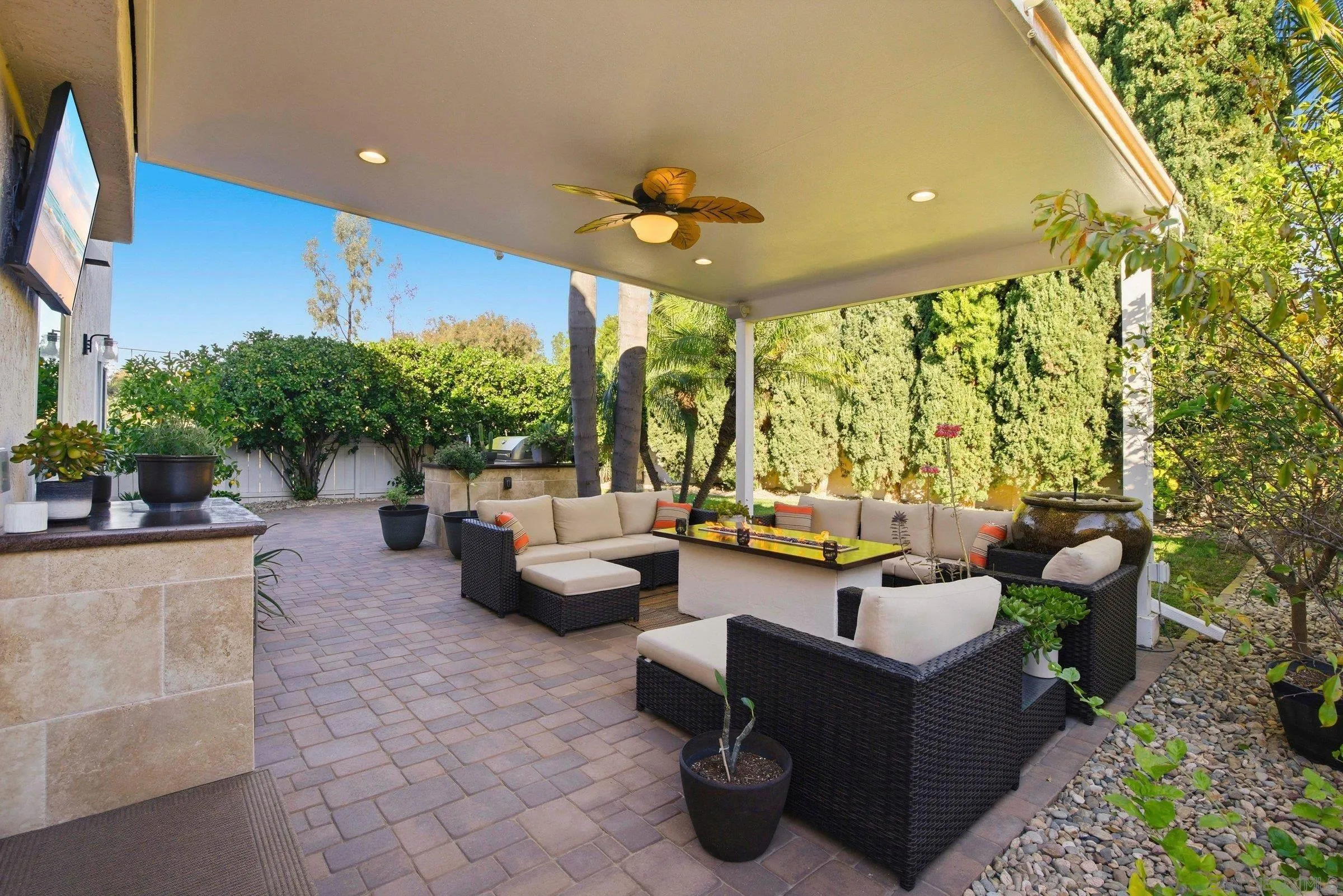 https://cdn.realtyfeed.com/cdn/127/260001670/04dc19bdc53d6a47707678c70f8d67d5.webp