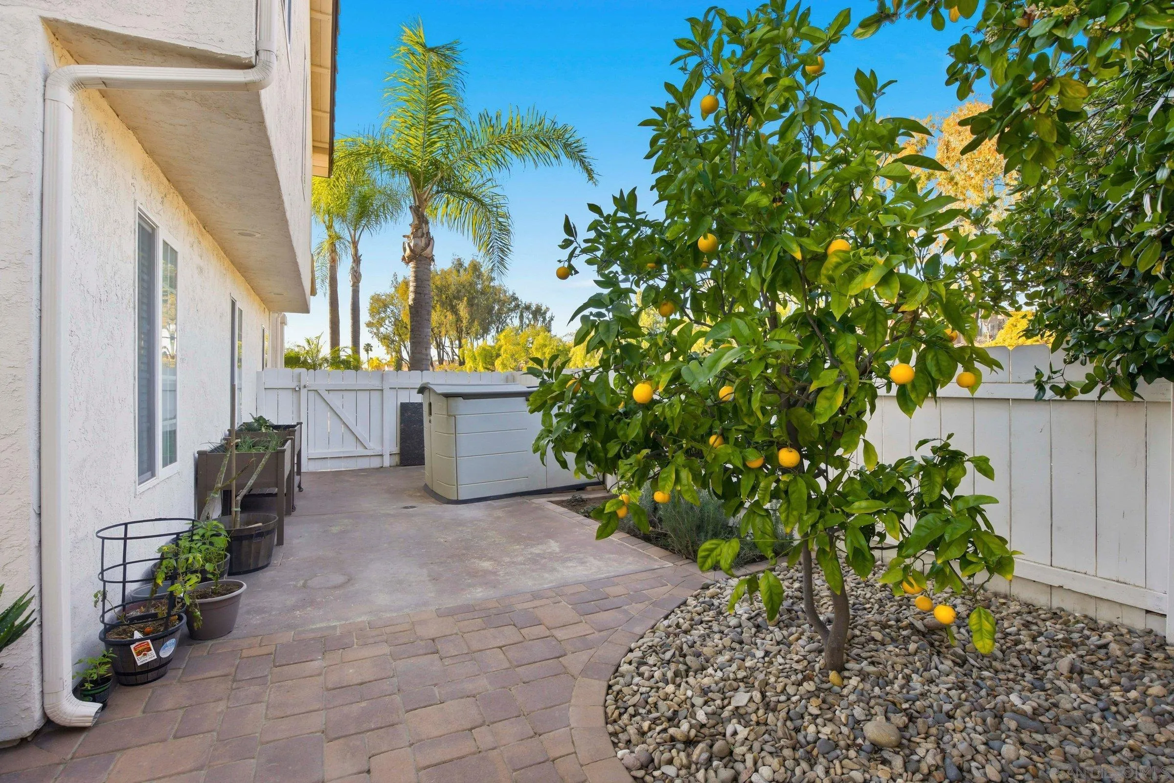 https://cdn.realtyfeed.com/cdn/127/260001670/b61f201d4e225de57e9c2116b00e8809.webp