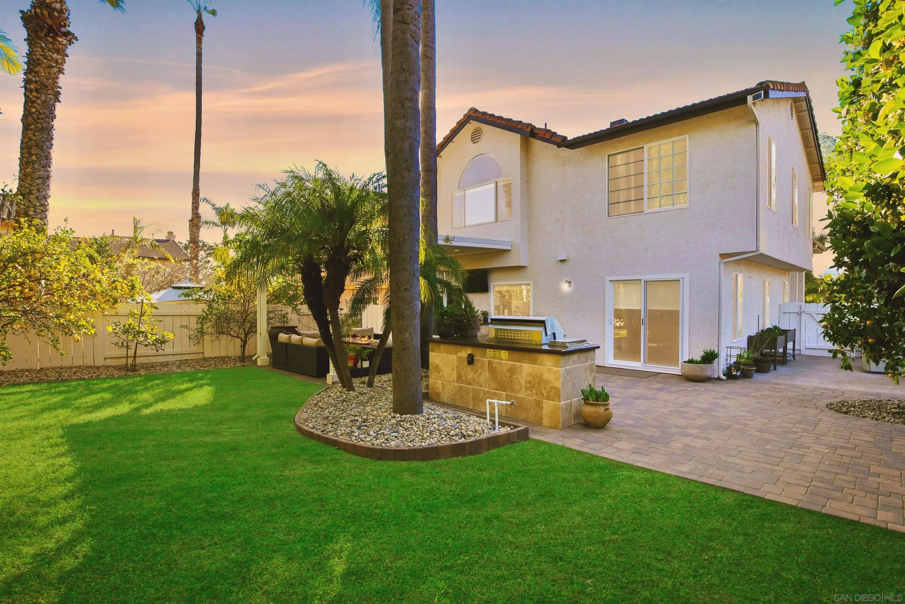 https://cdn.realtyfeed.com/cdn/127/260001670/cdba1471968534c6f1ac022a7f56ebd7.webp