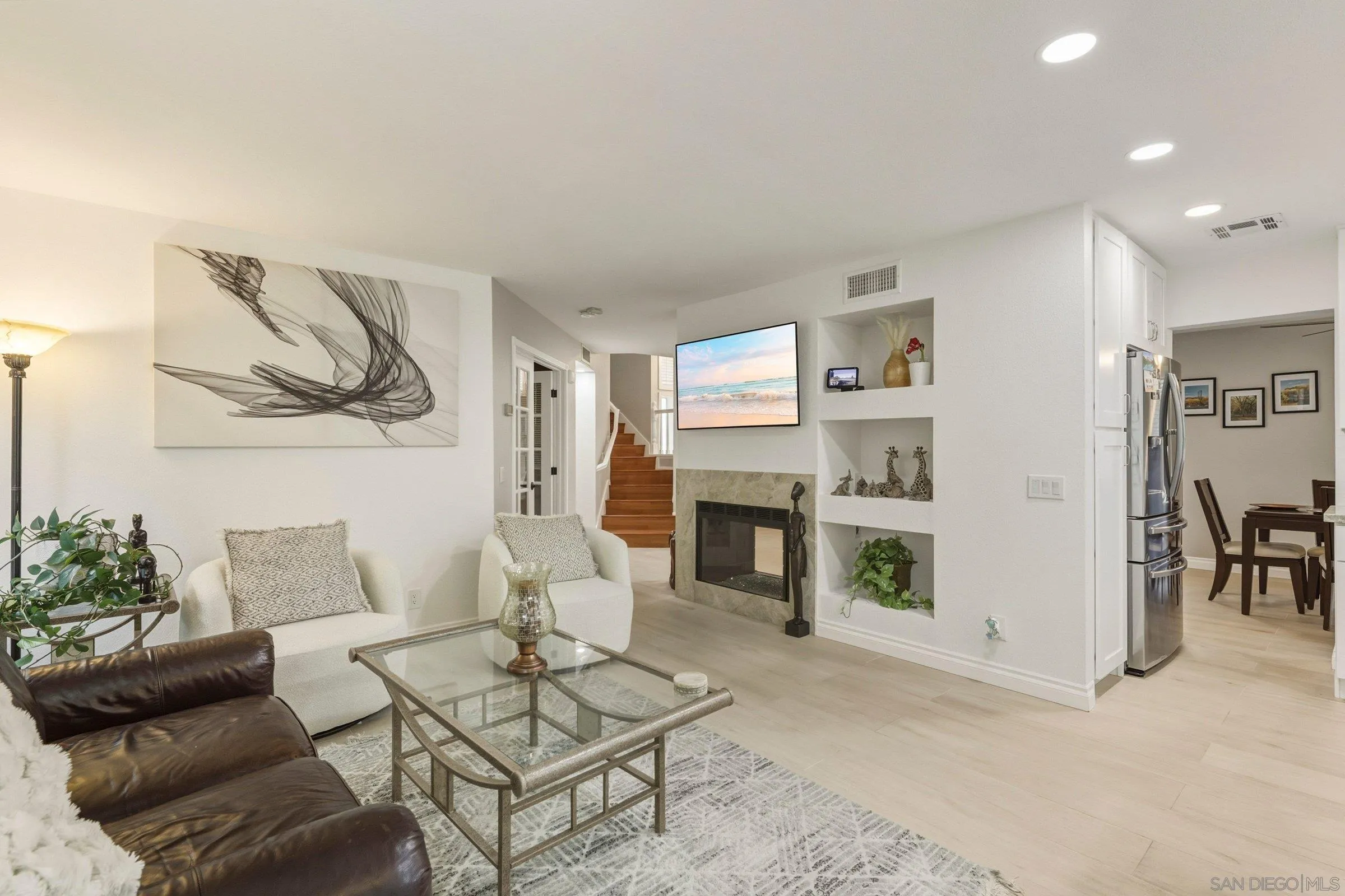 https://cdn.realtyfeed.com/cdn/127/260001670/e527faeb9188b8d1ce11b5854c60cc60.webp