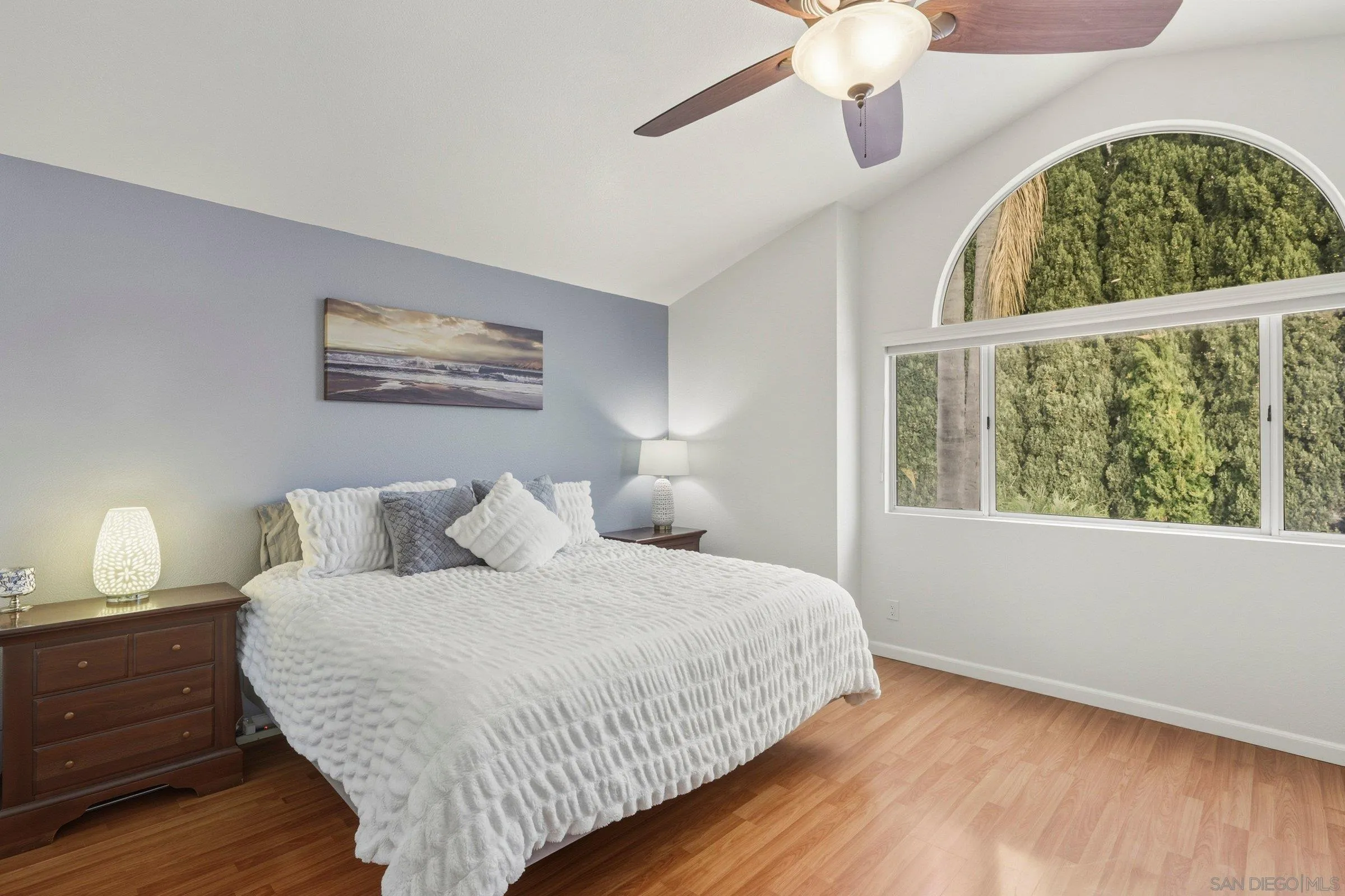 https://cdn.realtyfeed.com/cdn/127/260001670/e538849c5ec039dc7938b1d787cc47e3.webp