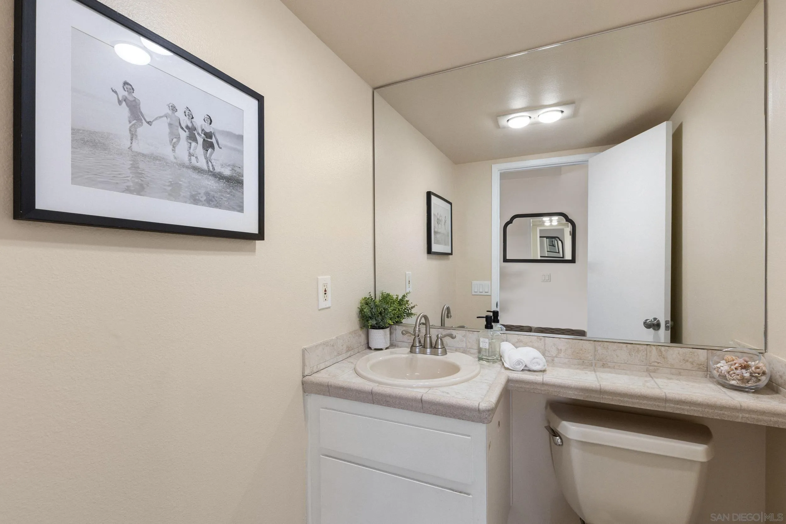 Photo #15: 260001671 Listing: Photo #15
