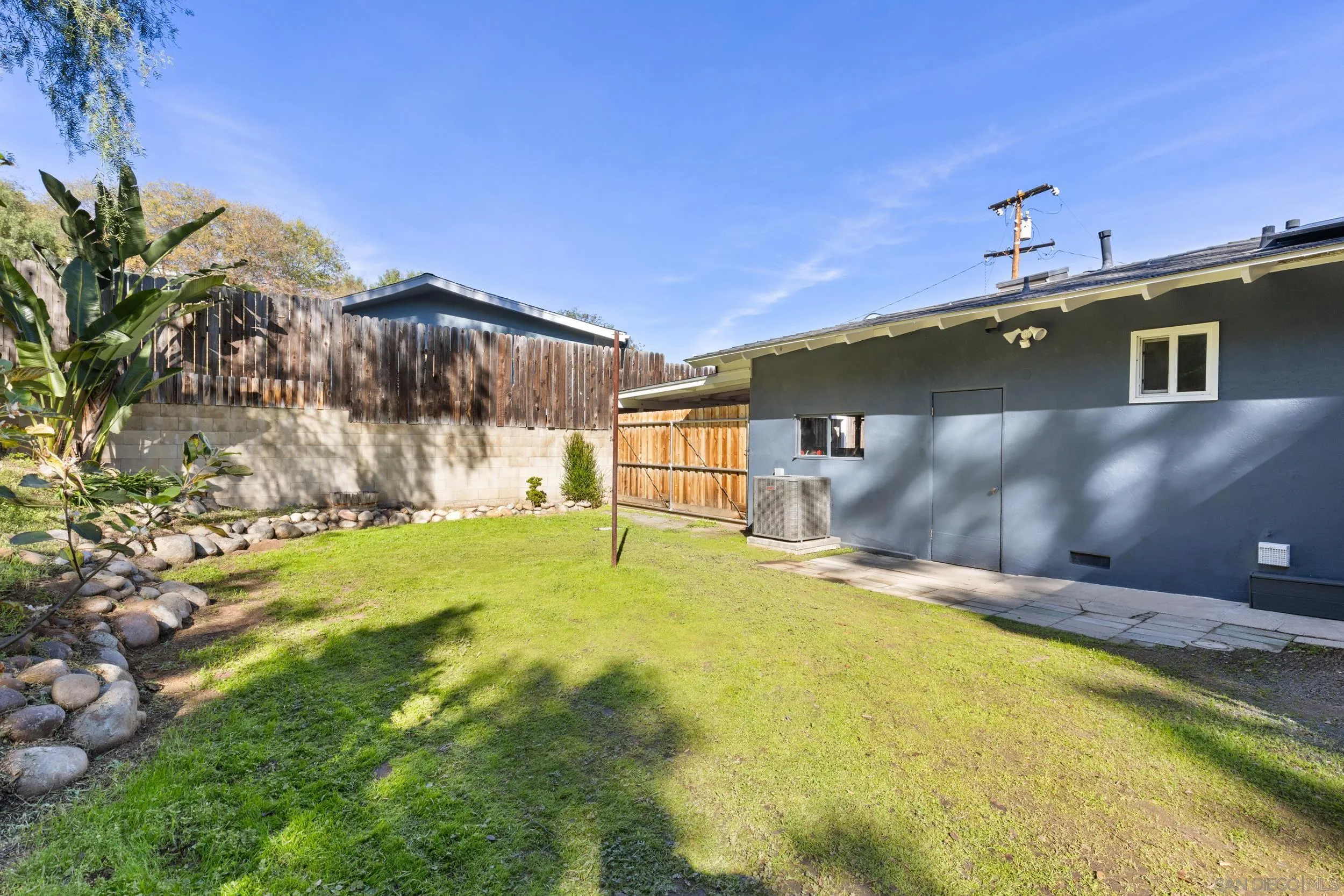https://cdn.realtyfeed.com/cdn/127/260001673/5a717f6d936fc79df768b26291f655c6.webp