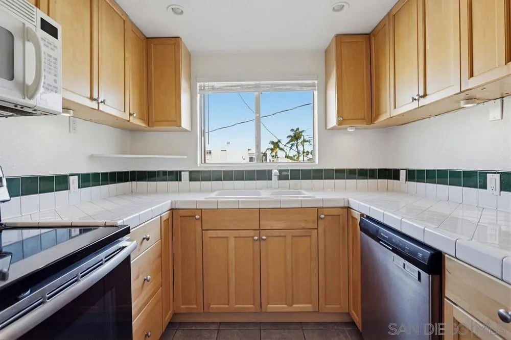https://cdn.realtyfeed.com/cdn/127/260001679/83d5906a515499473608d1d026327d34.webp