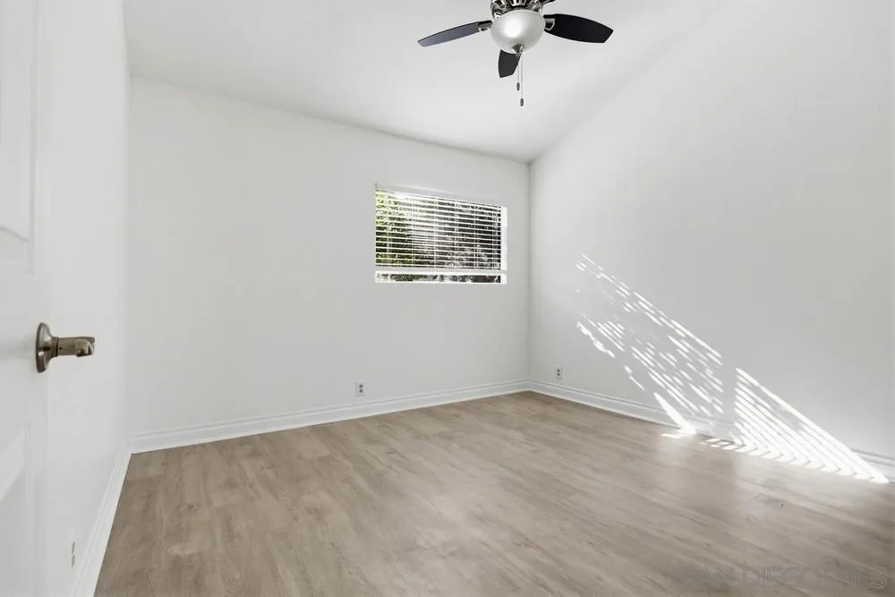 https://cdn.realtyfeed.com/cdn/127/260001679/868c89205401447f2a3406b95530fb4b.webp