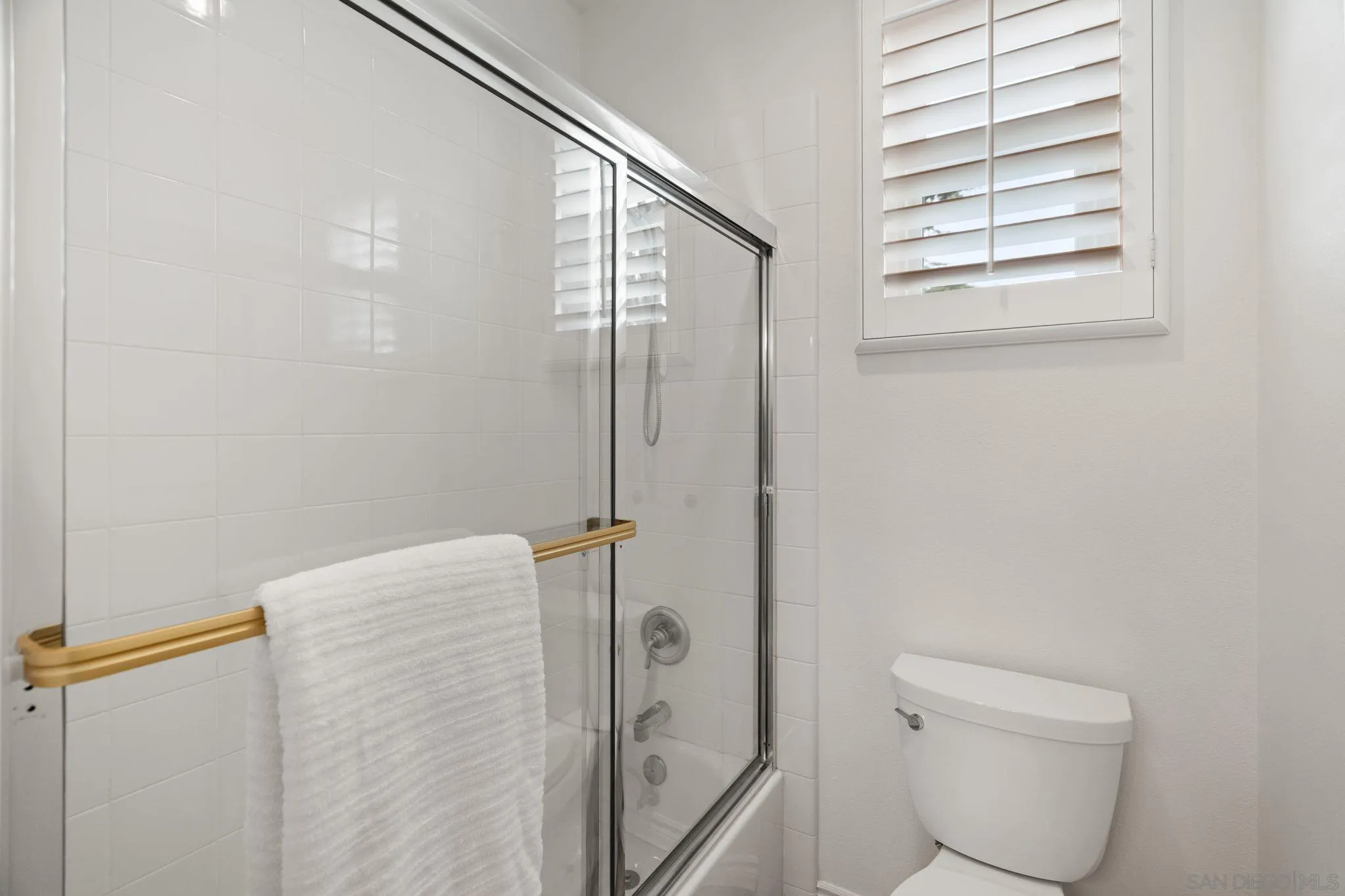 https://cdn.realtyfeed.com/cdn/127/260001682/a1852b753c0edc97d2a825c017b50bbc.webp