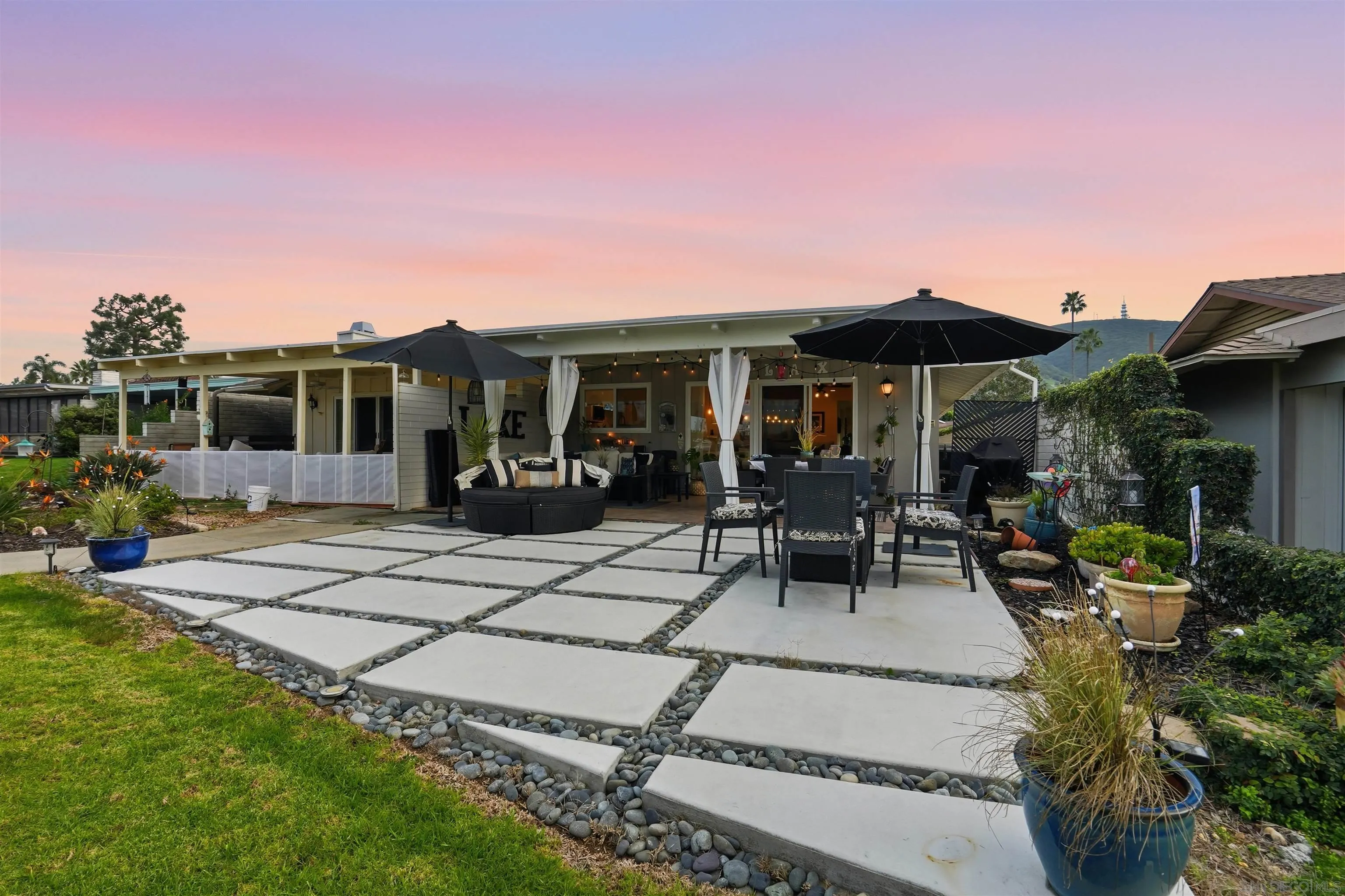 https://cdn.realtyfeed.com/cdn/127/260001683/3f43235198324a241f4287b24d845a8e.webp